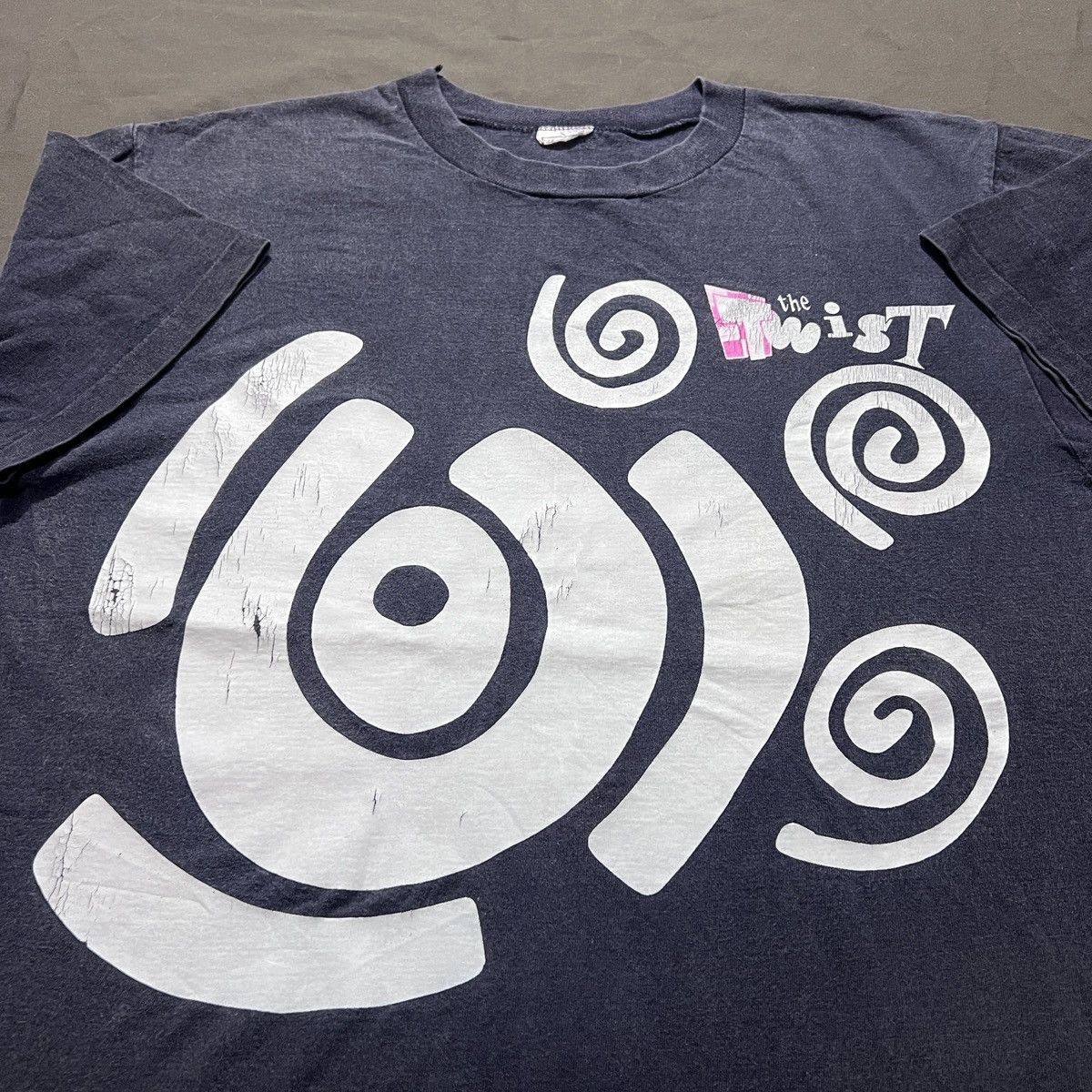 Band Tees Vintage 90 The Twist Tee Faded graphic streetwear surf skate Size US L / EU 52-54 / 3 - 1 Thumbnail