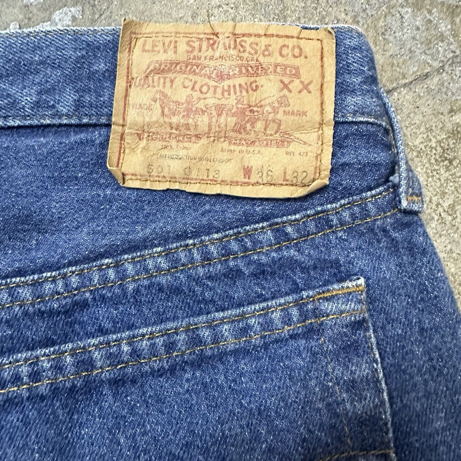 Levi's × Vintage Vintage Levi’s 501 Faded Dark Wash Denim Jeans 36x32 Size US 36 / EU 52 - 7 Thumbnail