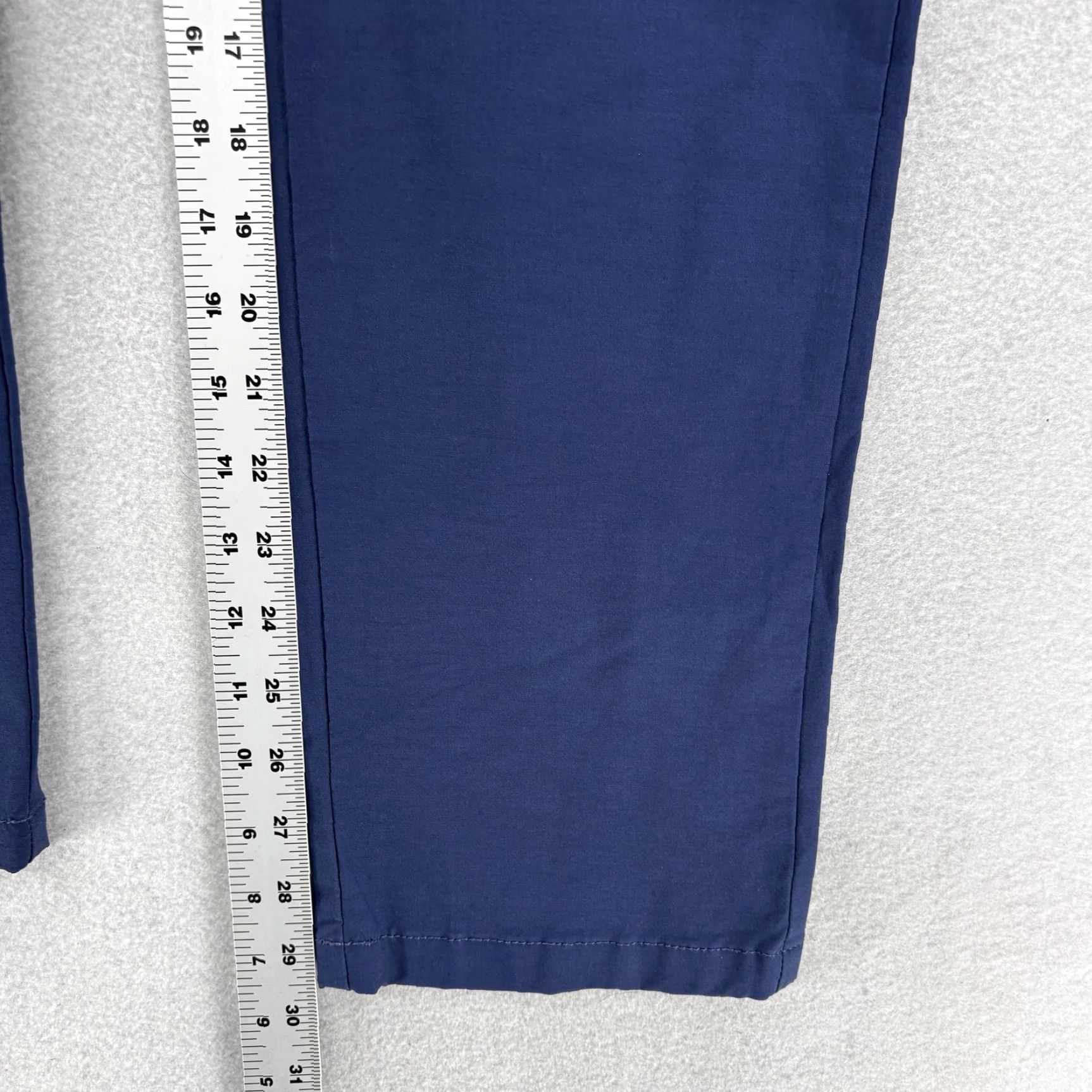Vineyard Vines Vineyard Vines On-The-Go Pants Mens 30x30 Blue Stretch Tech Chino Casual Golf Pants Mens Blue 30 Inseam Straight Zip Front Button Logo N/A Size US 30 / EU 46 - 7 Thumbnail