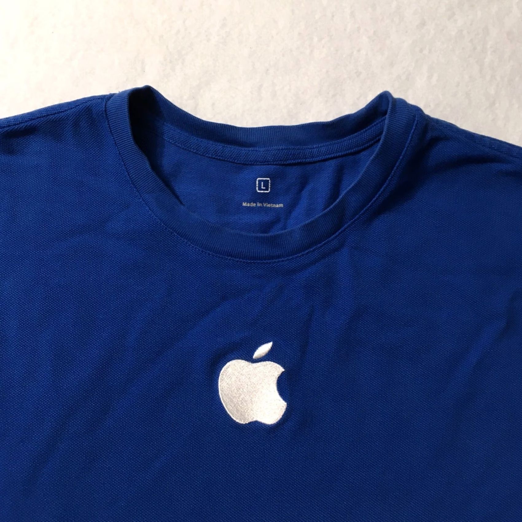Apple Vintage Y2K Apple Computer Tshirt EMBROIDERED Graphic BLUE Size US L / EU 52-54 / 3 - 2 Thumbnail