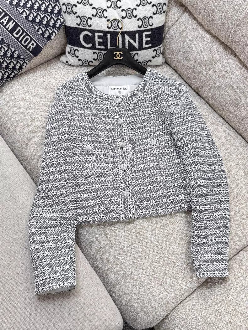 Chanel Chanel 24P black and white color block striped tweed knitt Size S / US 4 / IT 40 - 2 Thumbnail