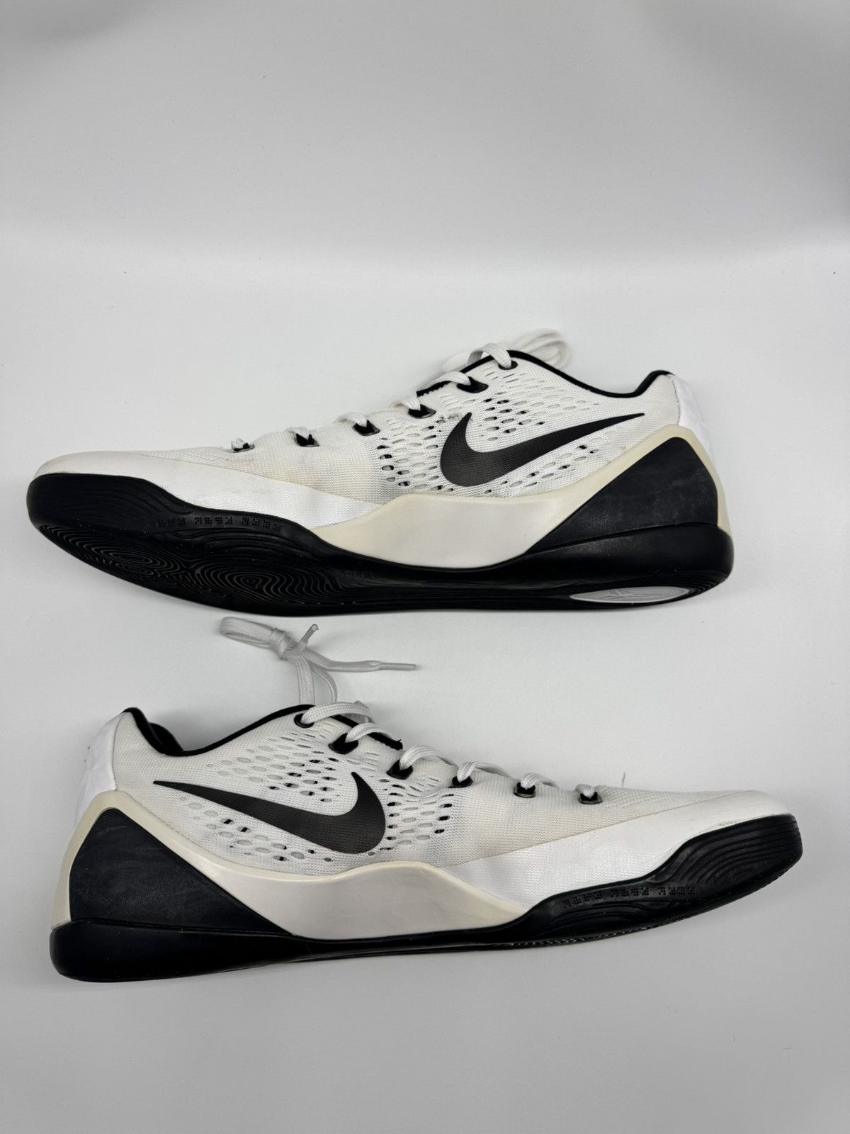 Nike Nike Kobe 9 EM TB 'White Black' Basketball Shoes Size US 15 / EU 48 - 3 Thumbnail