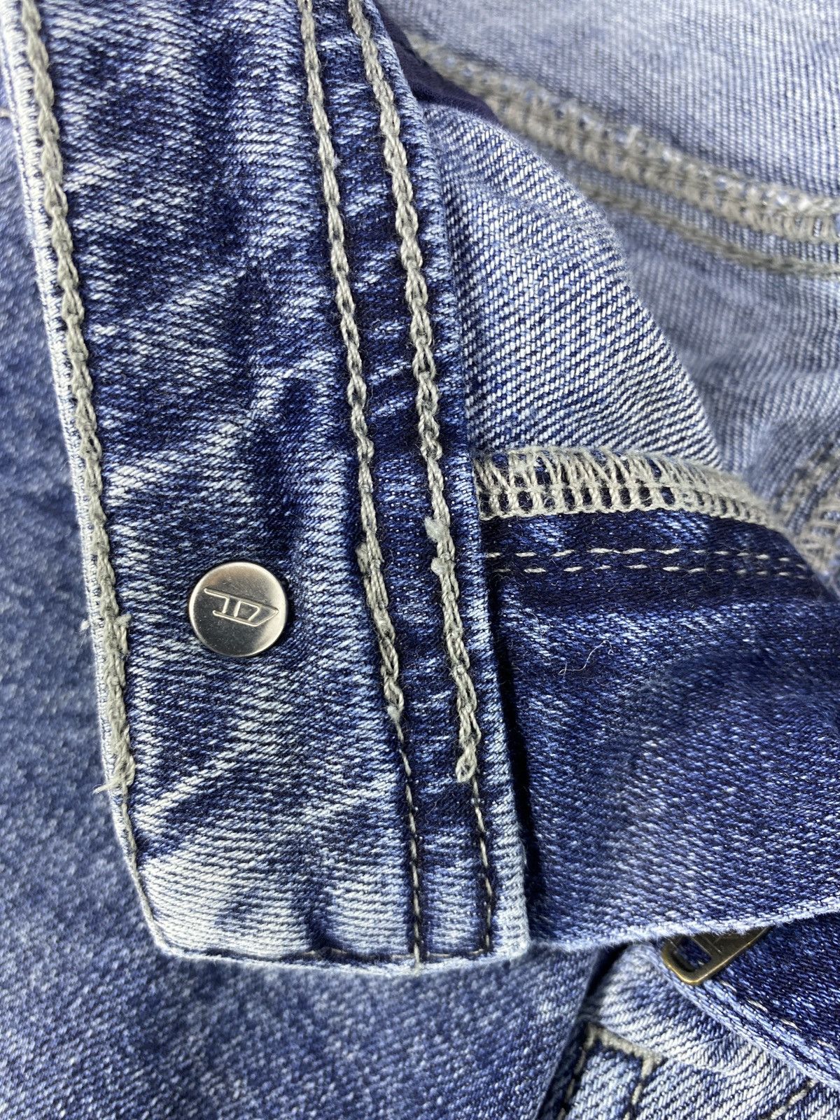 Diesel × Jean Diesel Kid Distressed Blue Wash Jeans - J1072 Size US 27 - 10 Thumbnail