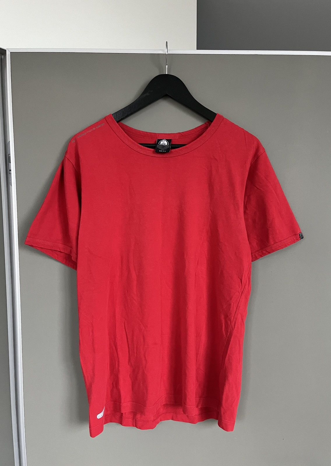 Nike ACG × Vintage Nike ACG Vintage Eat Dirt Red T-shirt Size US M / EU 48-50 / 2 - 2 Thumbnail