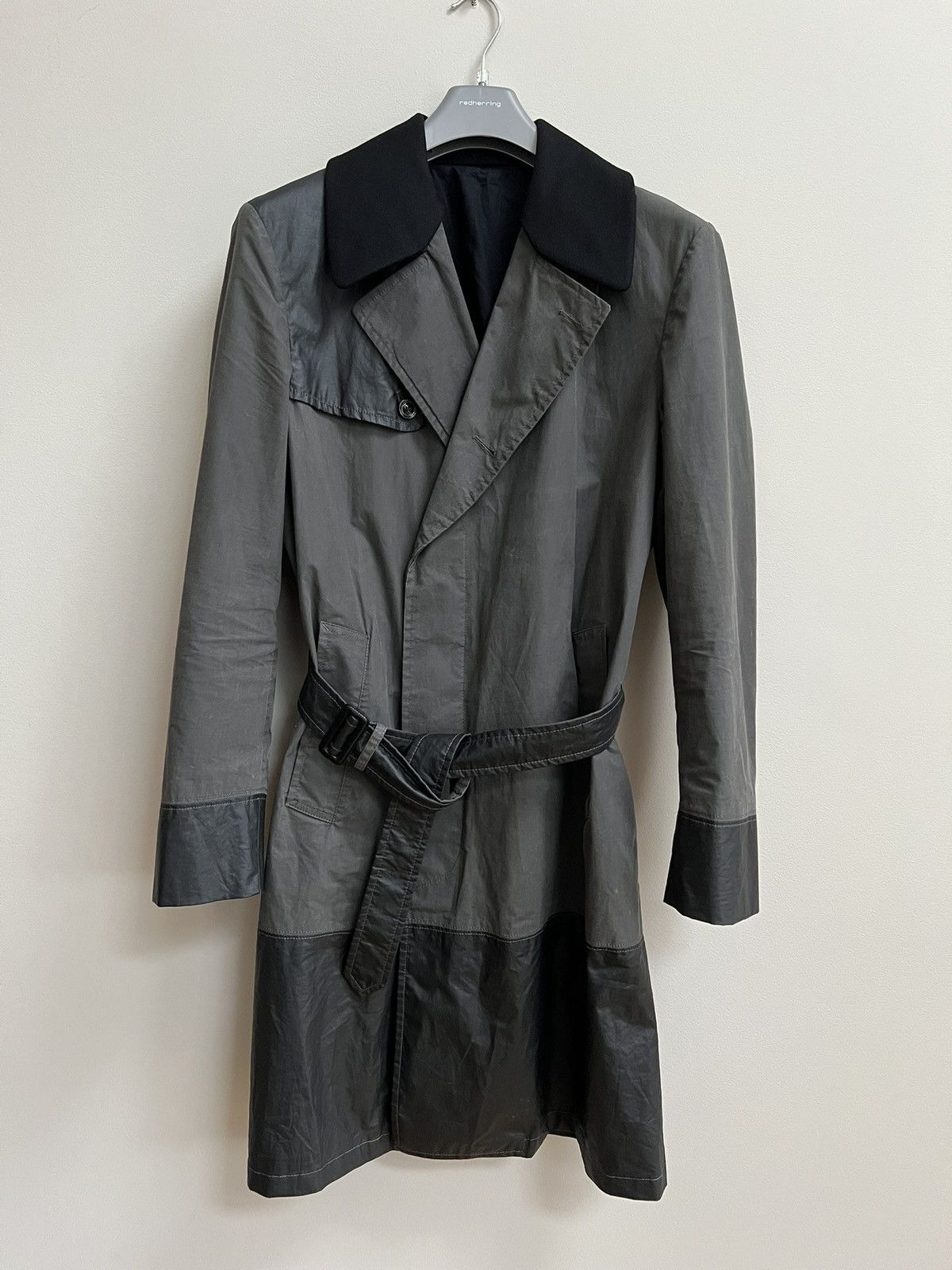 Maison Margiela Maison Margeila grey and black waxed trench coat Size US L / EU 52-54 / 3 - 7 Thumbnail