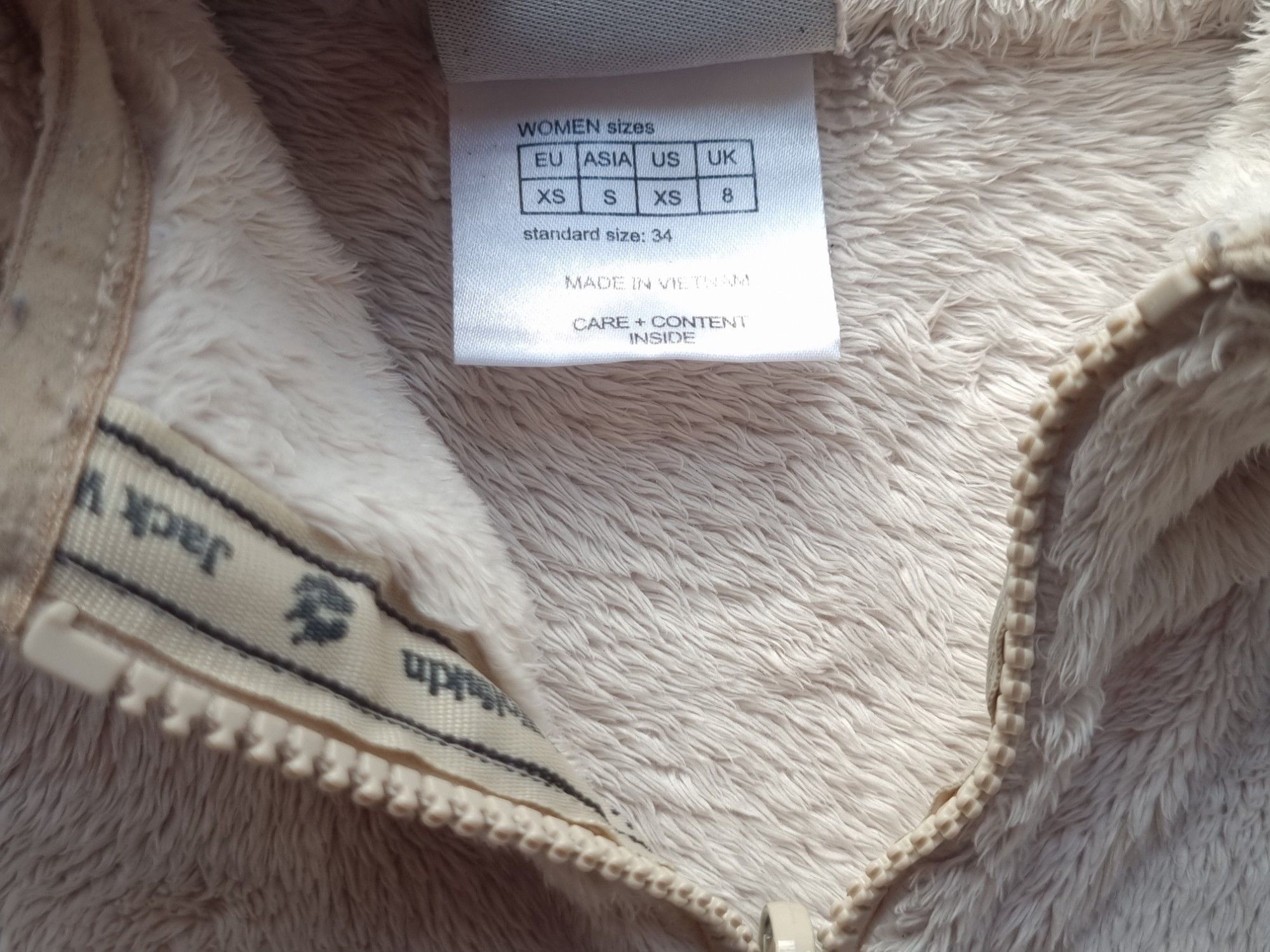 Jack Wolfskin Vintage Jack Wolfskin Fuzzy Fleece Faux Fur Jacket Size XS / US 0-2 / IT 36-38 - 2 Thumbnail