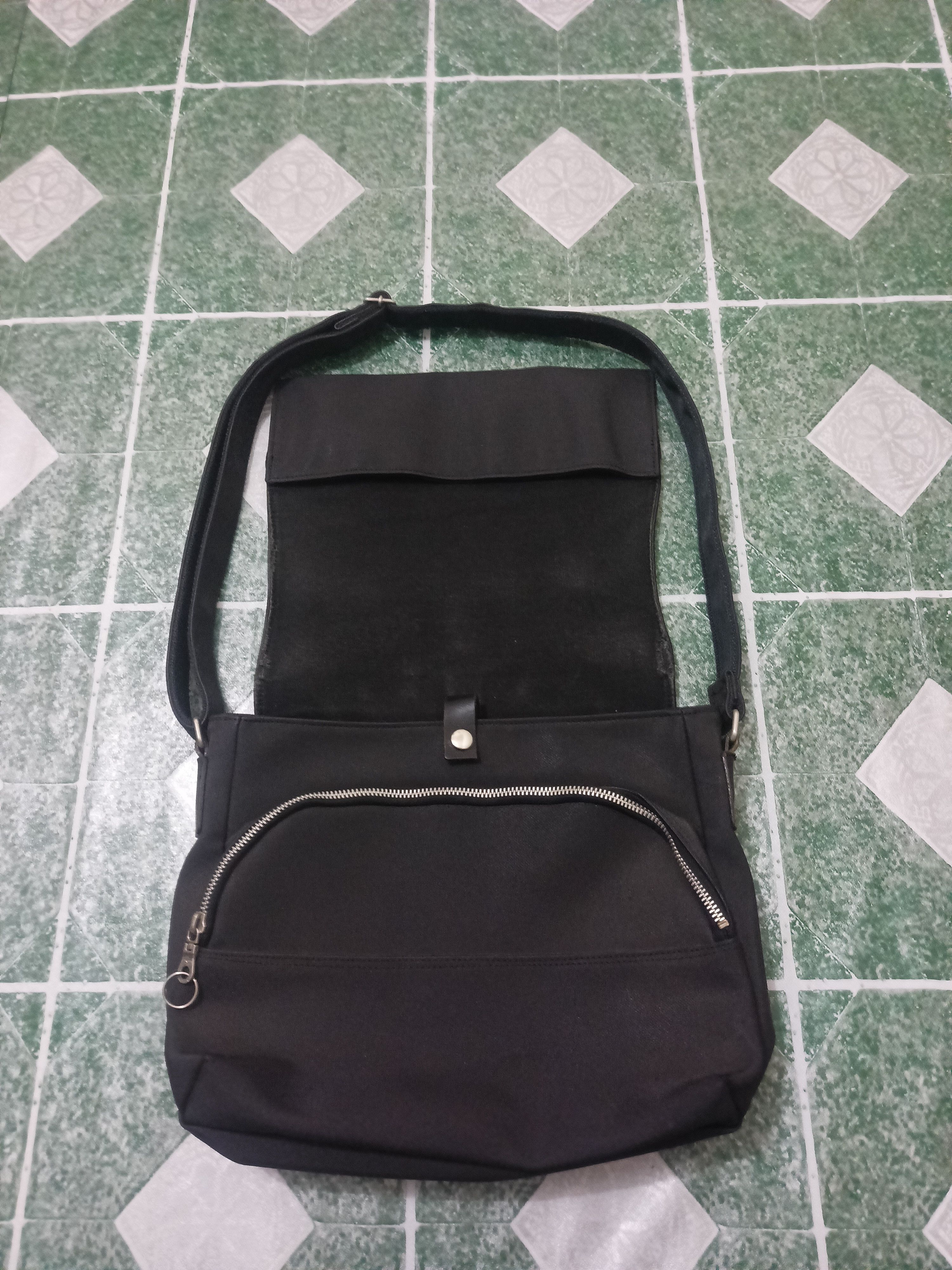 Japanese Brand × Y's for Men × Yohji Yamamoto Y'SACCS pour tous By Yohji Yamamoto Sling Messenger Bag Size ONE SIZE - 8 Thumbnail