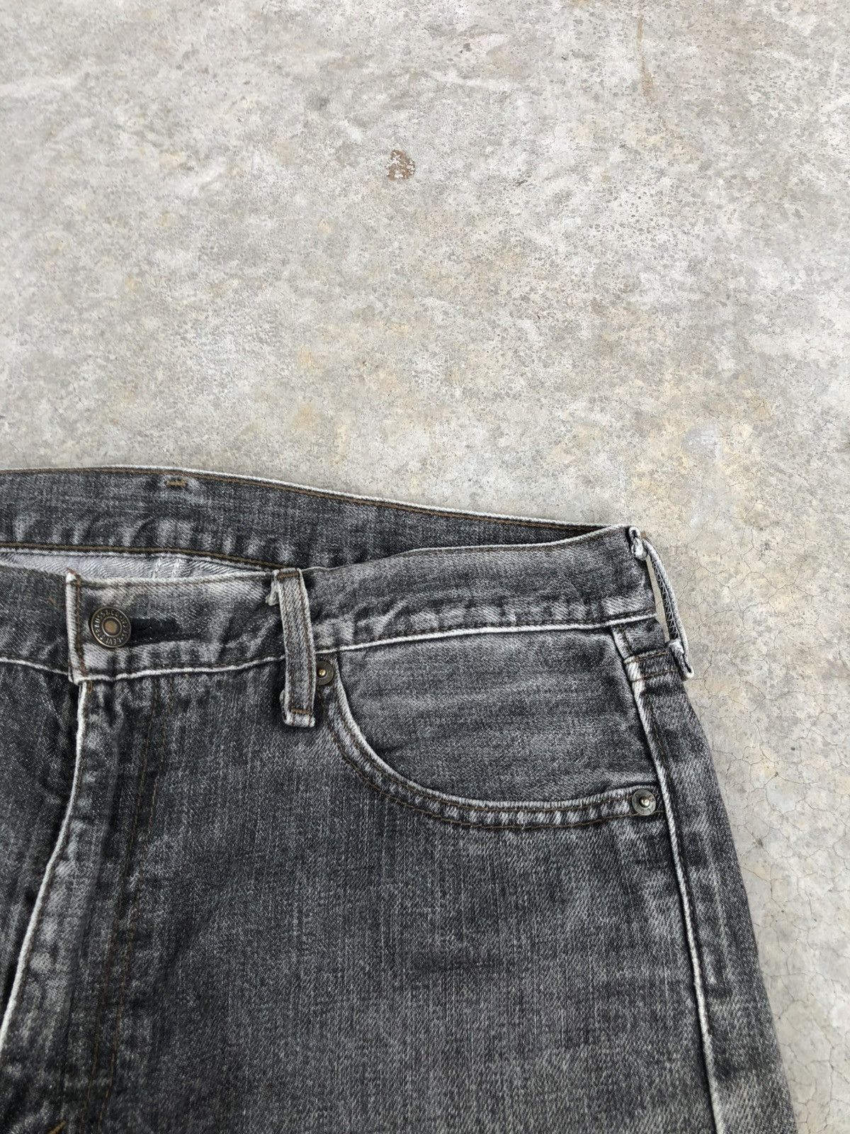 Levi's Vintage Levis 505 Distressed Denim Made in japan Size US 33 - 15 Thumbnail