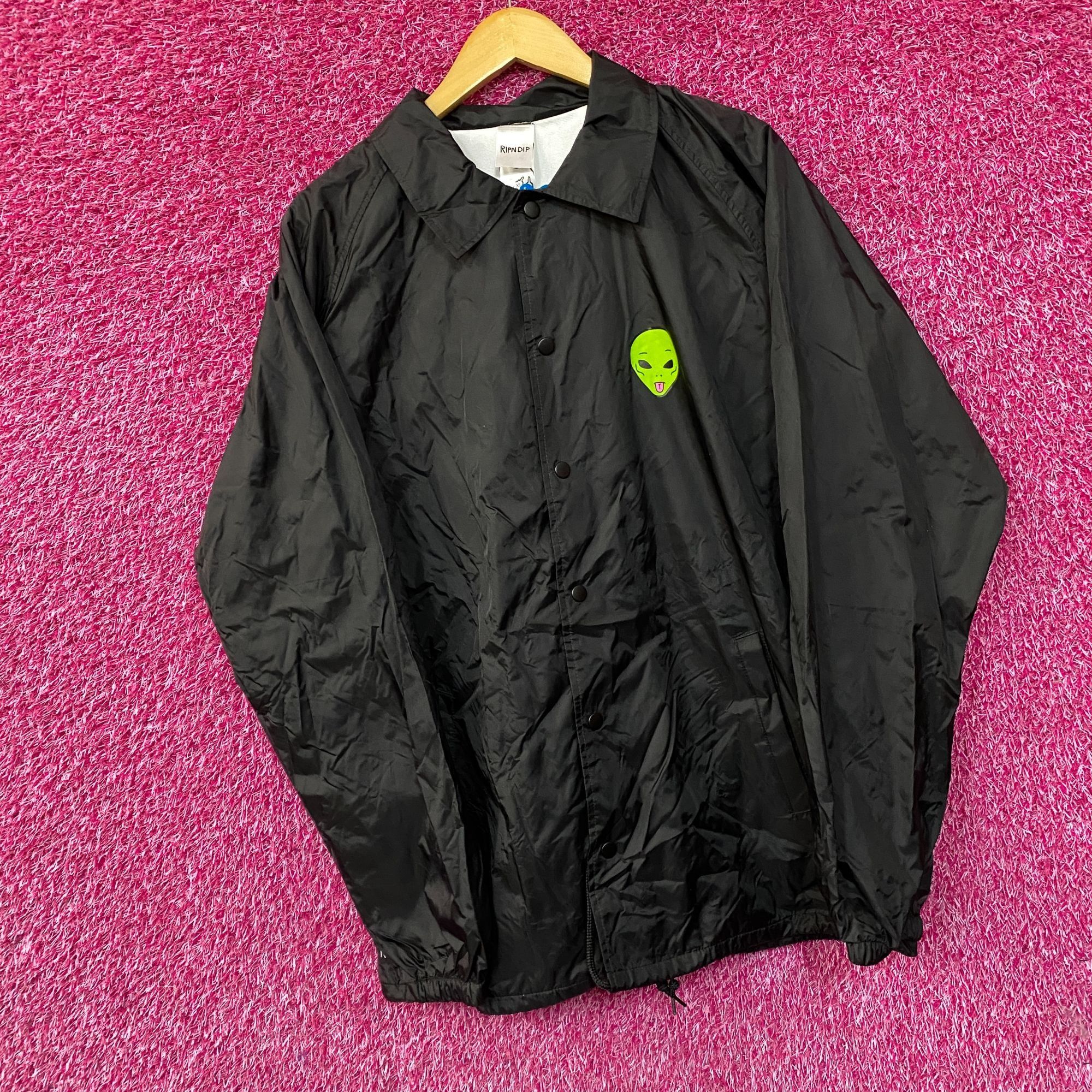 RIPNDIP RIPNDIP We're Outta Here! Alien Winbreaker size XL Size US XL / EU 56 / 4 - 2 Thumbnail