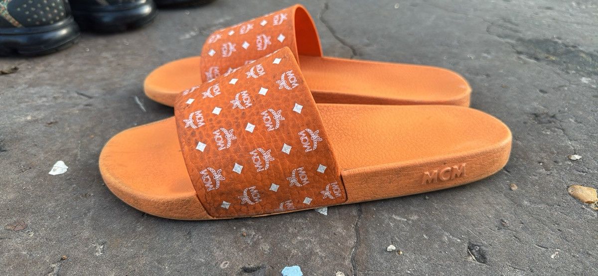 MCM MCM slides Size US 11 / EU 44 - 1 Thumbnail
