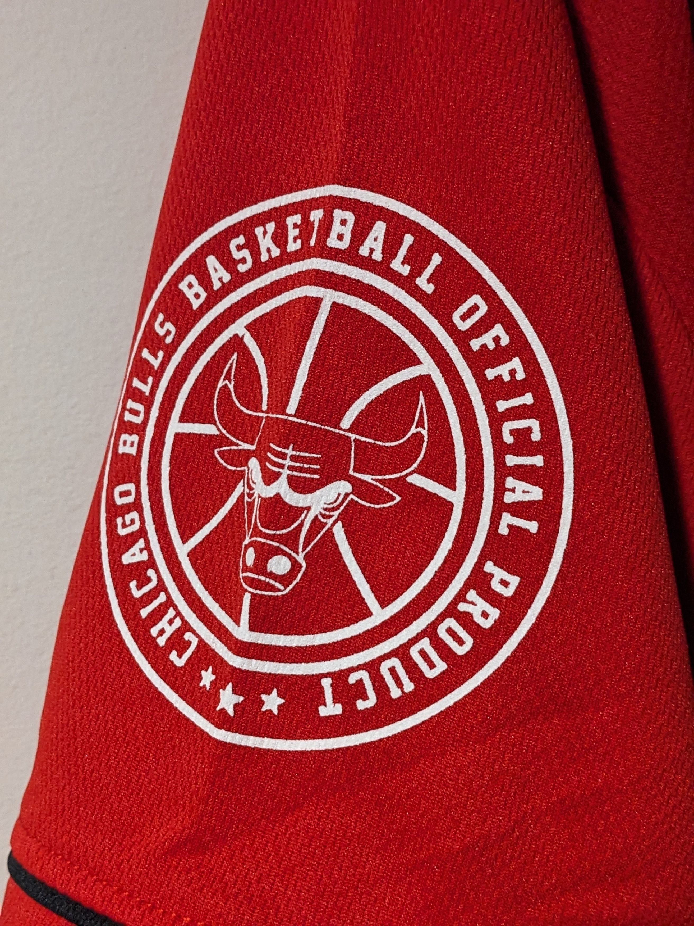 NBA × Vintage Chicago Bulls NBA Basketball Red Medium Baseball Jersey Size US M / EU 48-50 / 2 - 4 Thumbnail