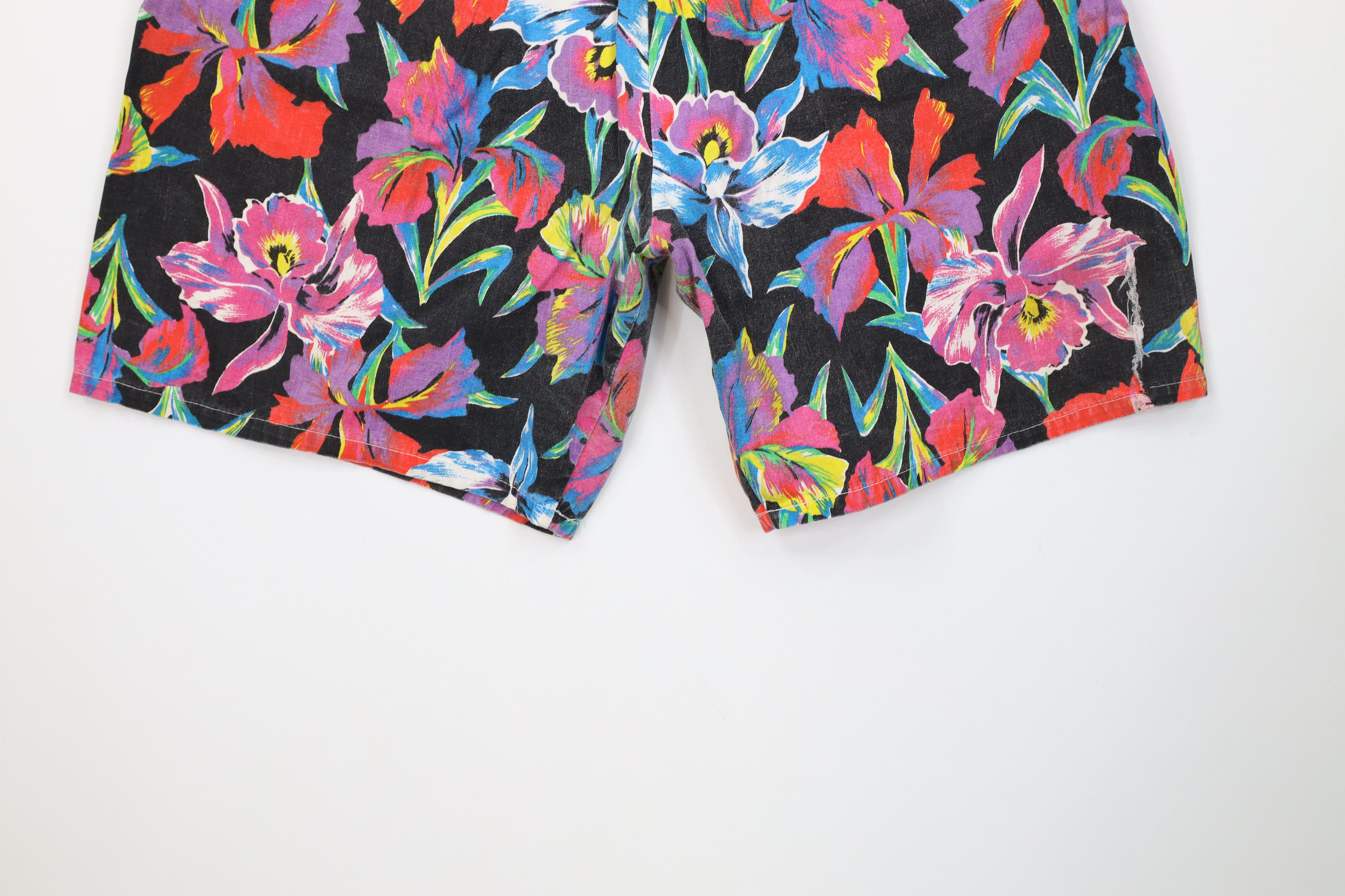 Vintage Vintage 90s Streetwear Rainbow Flower Beach Shorts USA Size 25" / US 0 / IT 36 - 4 Thumbnail