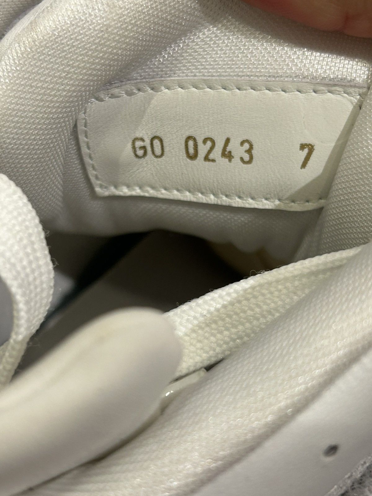 Louis Vuitton Louis vuitton trainer 2 white gold Size US 8.5 / EU 41-42 - 11 Thumbnail
