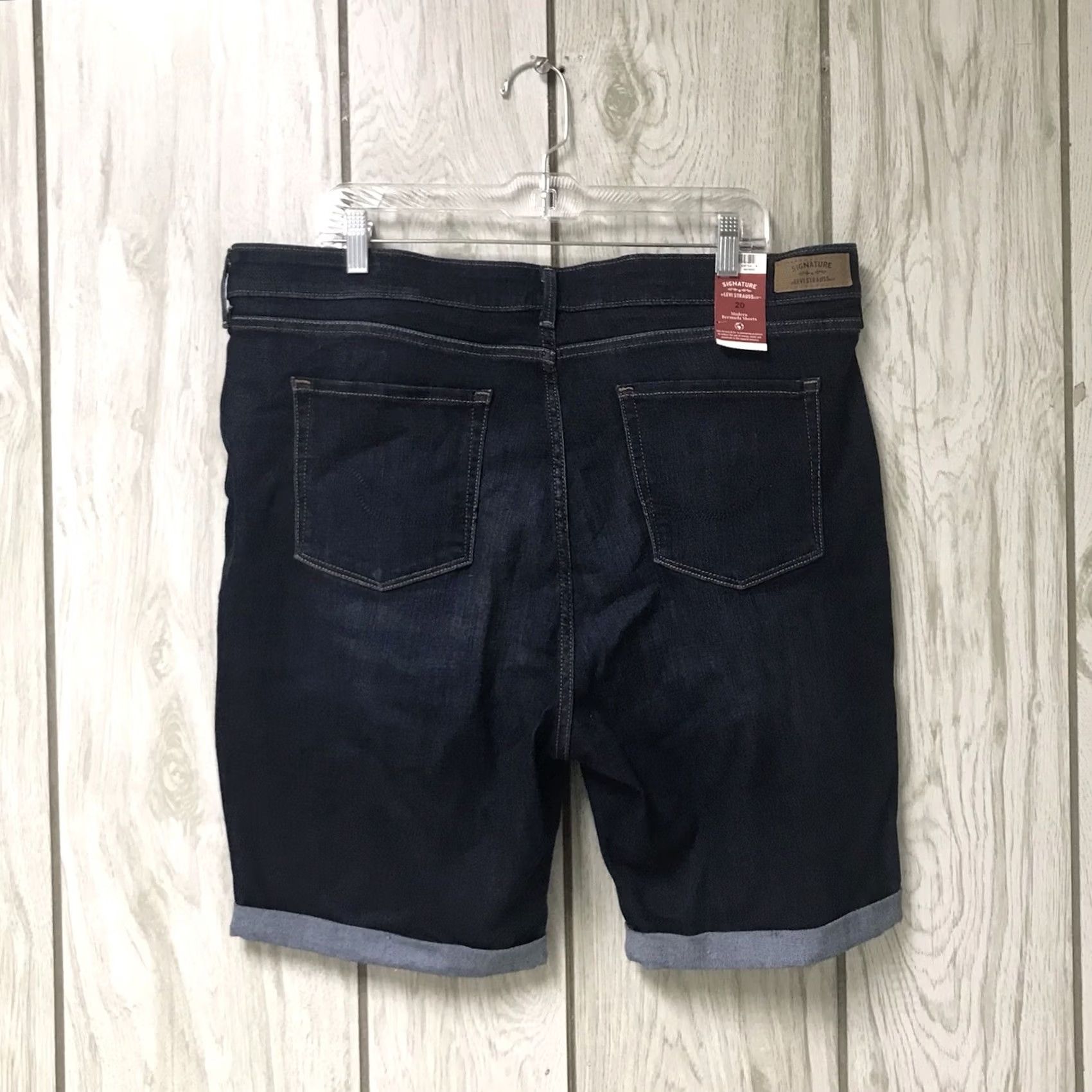 Levi's VINTAGE Levi's Women Dark Indigo Simply Stretch Ultra Denim Modern Bermuda Shorts 20 Size 42" / US 20 - 4 Thumbnail