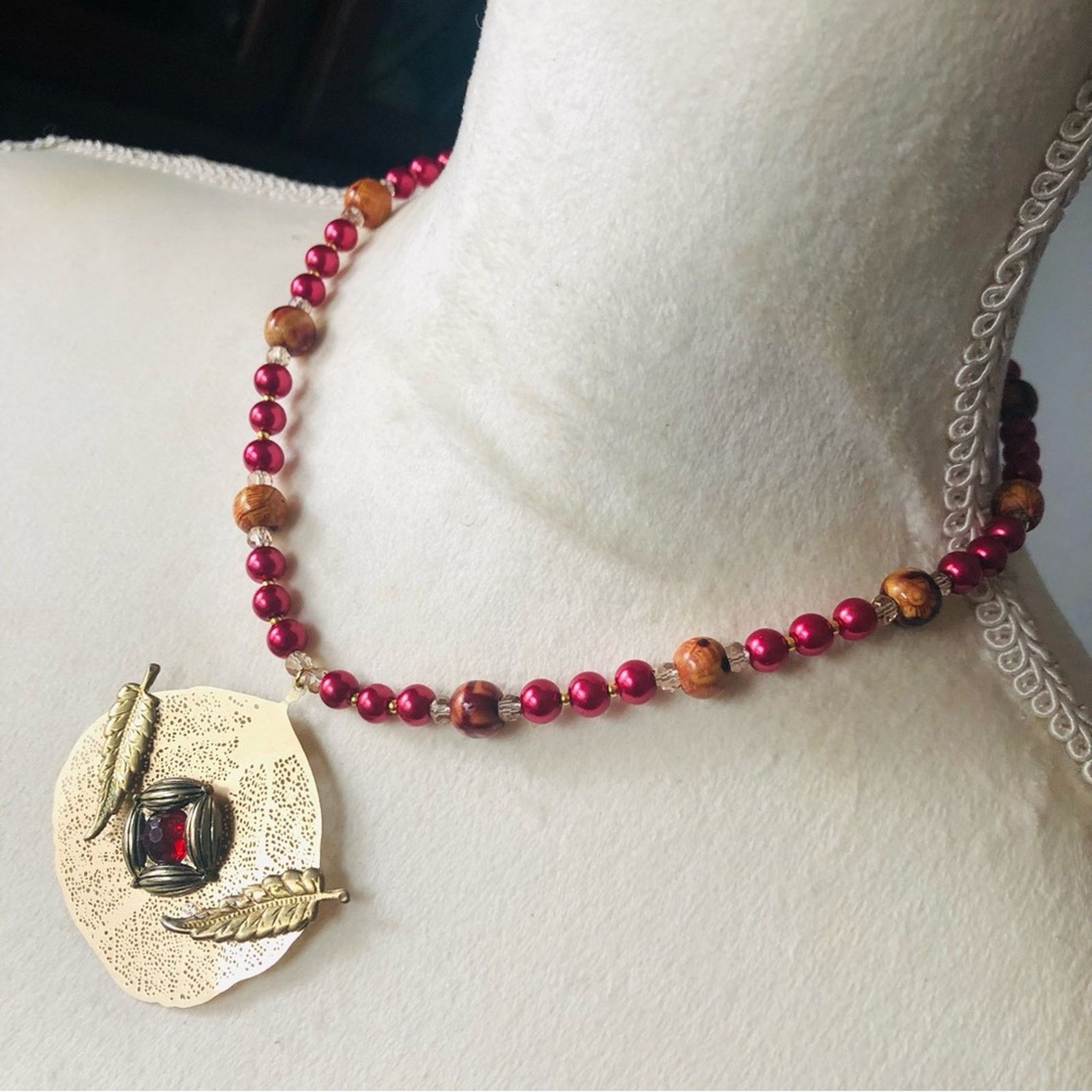 Handmade Handcrafted repurpose gold leaf gem Pearl necklace Size ONE SIZE - 4 Thumbnail
