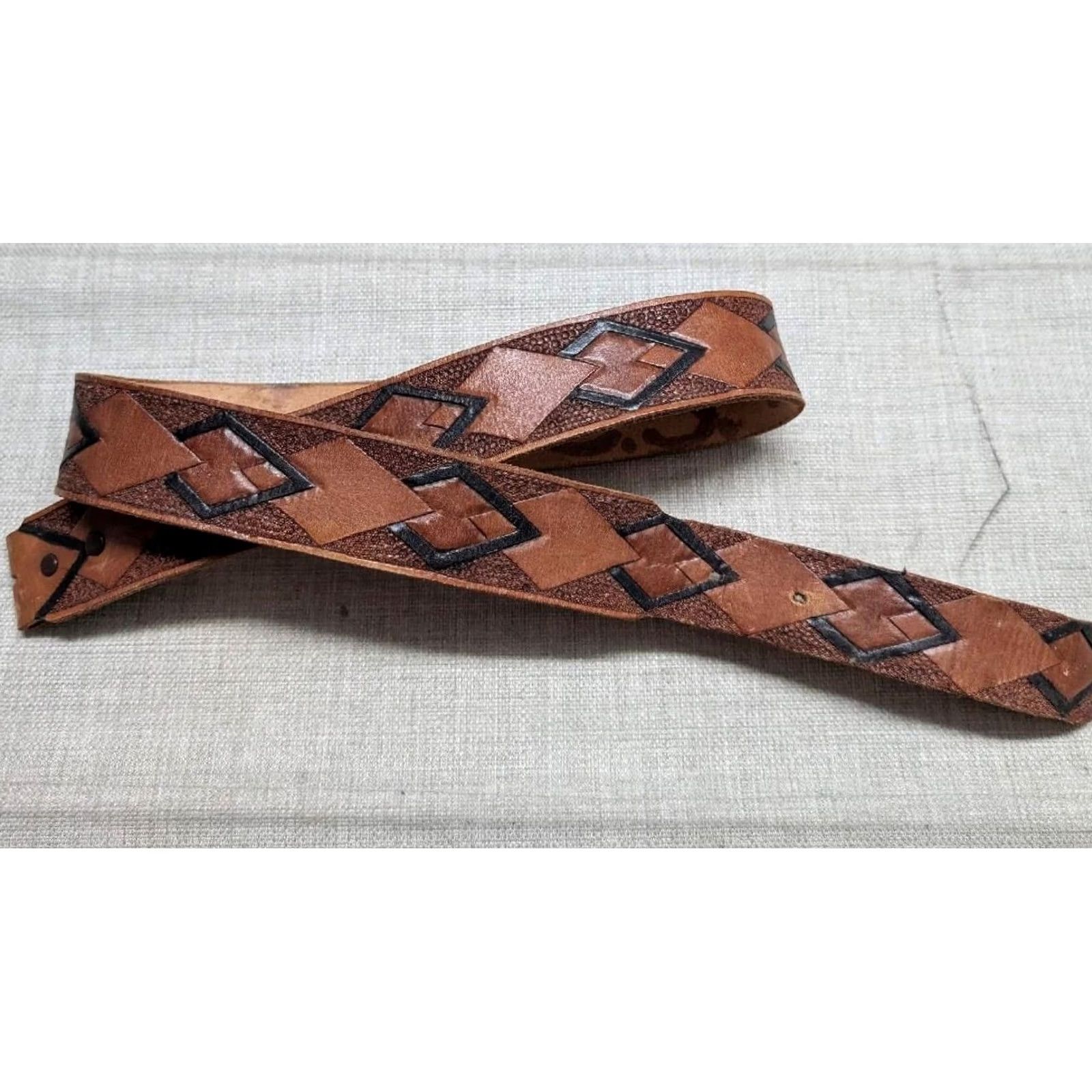 Vintage VINTAGE Western Belt Geometric Geometric 36 brown leather mens belt with buckle snaps 1970s 1-1/2" wide Size 36 - 4 Thumbnail