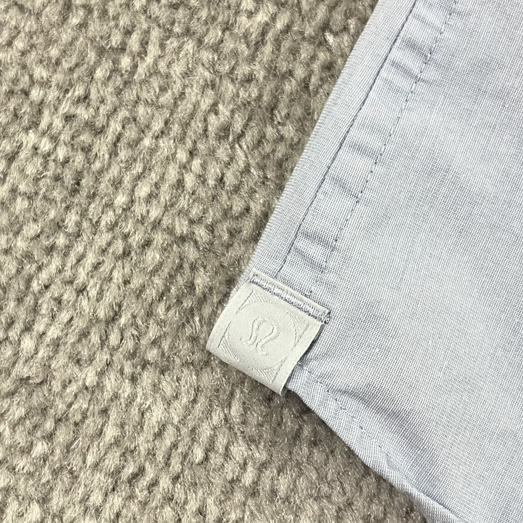 Lululemon Lululemon Button Up Shirt Mens Large Blue Short Sleeve Casual Stretch Business Size US L / EU 52-54 / 3 - 3 Thumbnail
