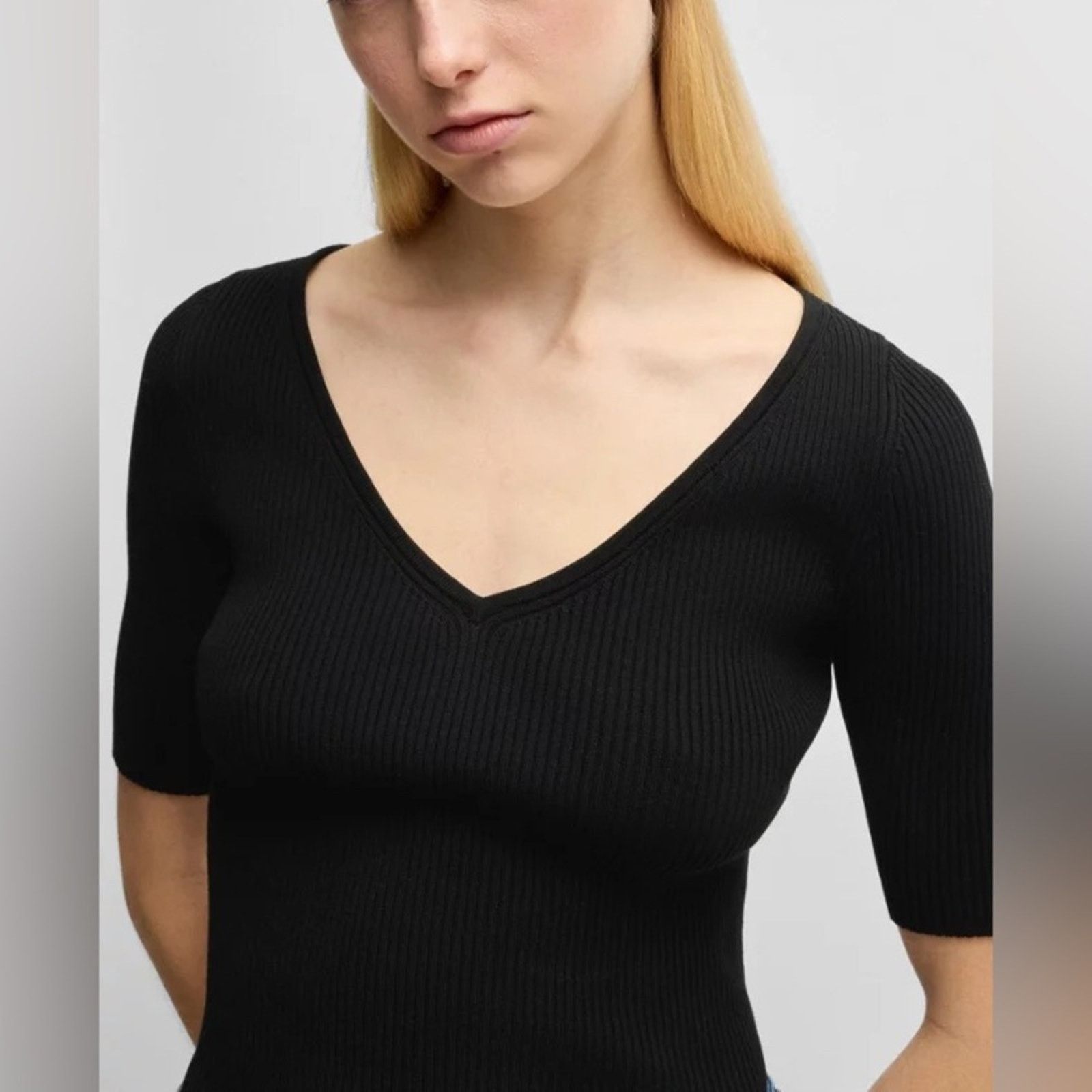Hugo Boss Hugo Boss Knitted Sweater with V Neckline in Slim Fit Size L Size L / US 10 / IT 46 - 2 Thumbnail