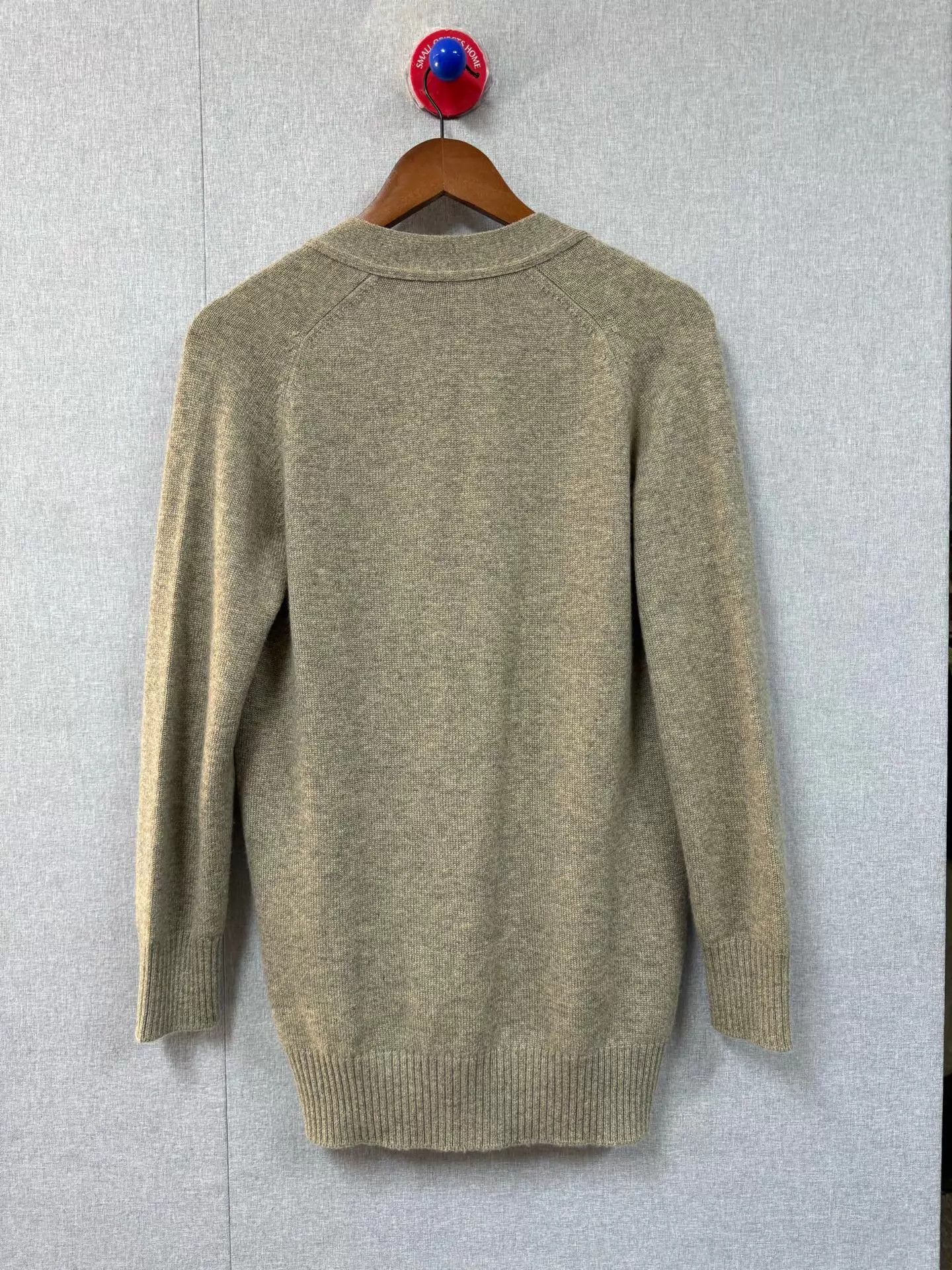 Hermes Hermes Gray Cashmere Cardigan Size 36 Like New Size XS / US 0-2 / IT 36-38 - 2 Thumbnail
