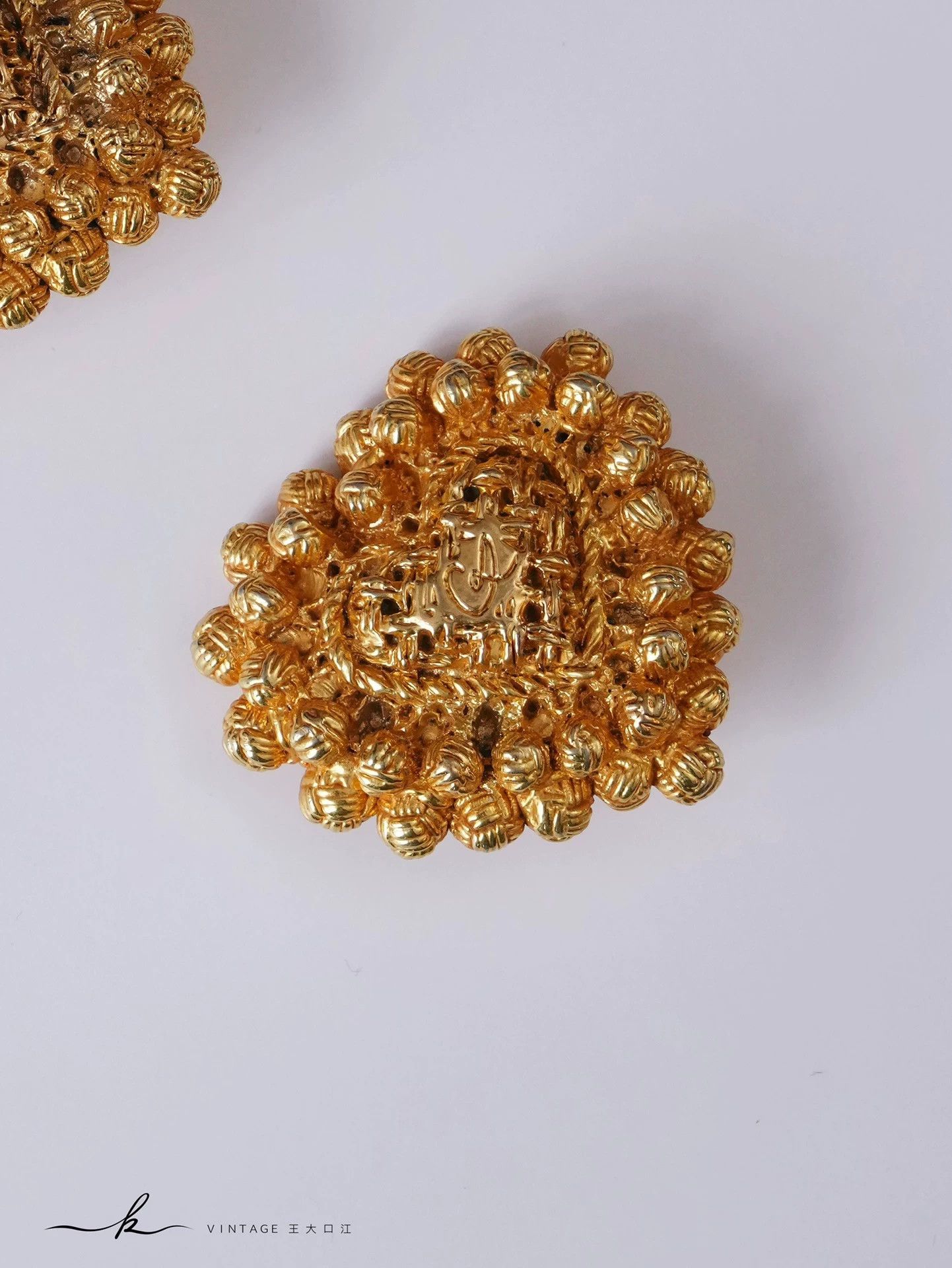 Christian Lacroix Christian Lacroix Baroque Knotted Gold Heart Earrings Size ONE SIZE - 4 Thumbnail