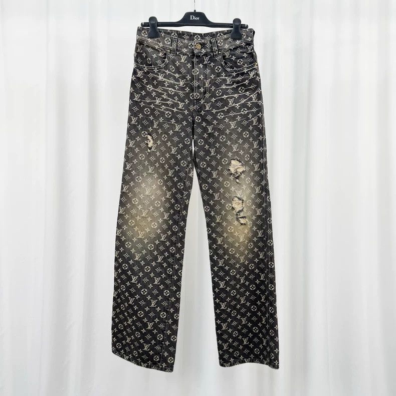 Louis Vuitton Louis Vuitton Red thread embroidered presbyopic full-print Size US 28 / EU 44 - 1 Thumbnail