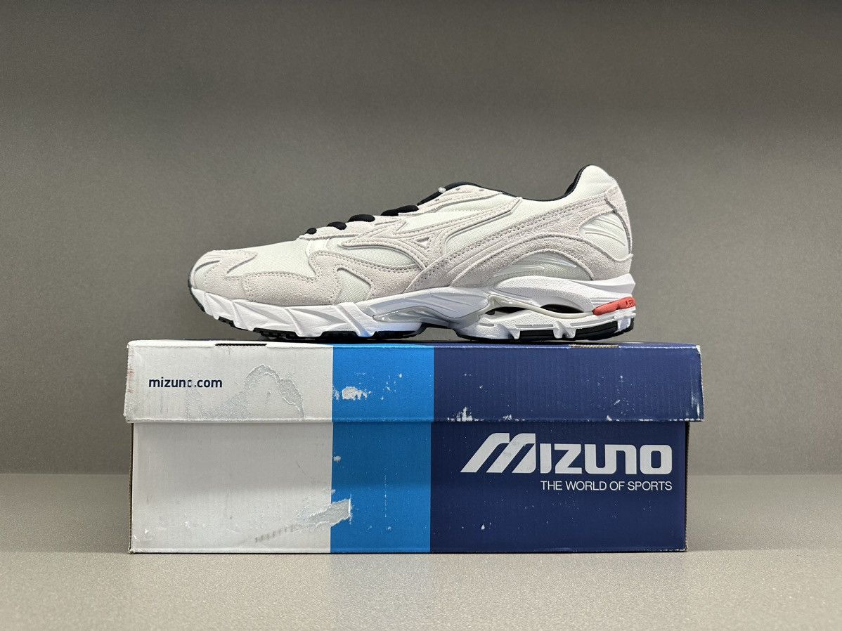 Mizuno Mizuno Wave Rider 10 Red Crowned Crane Size US 9.5 / EU 42-43 - 2 Thumbnail
