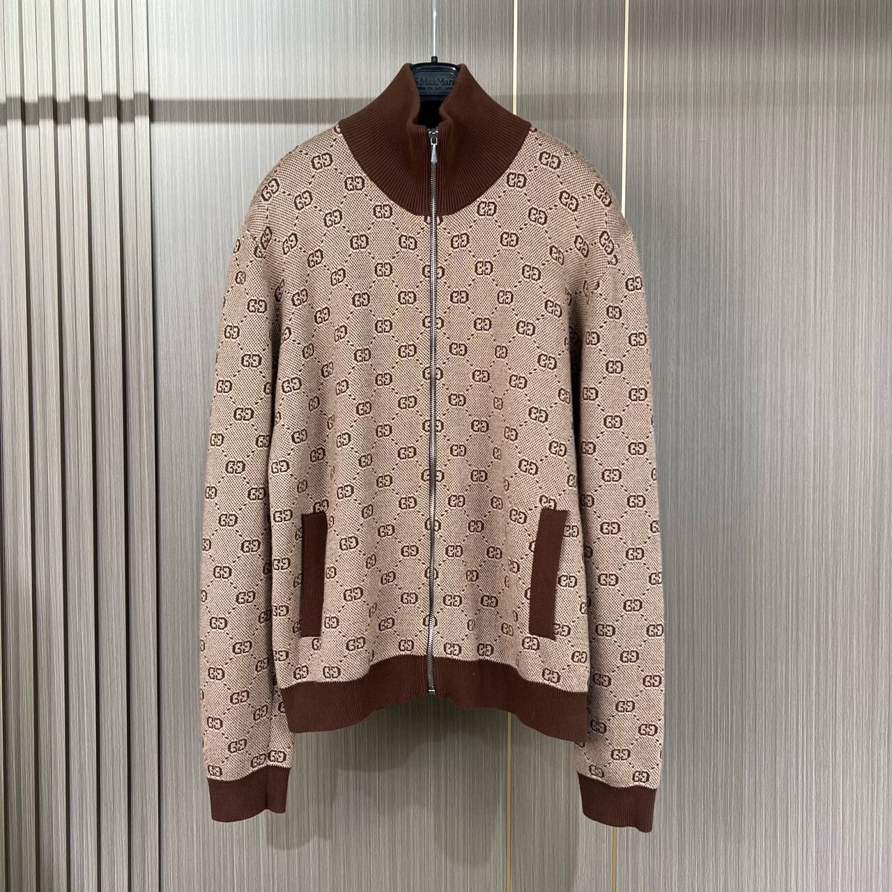Gucci gucci knitted zip-up jacket with logo pattern Size US S / EU 44-46 / 1 - 1 Thumbnail
