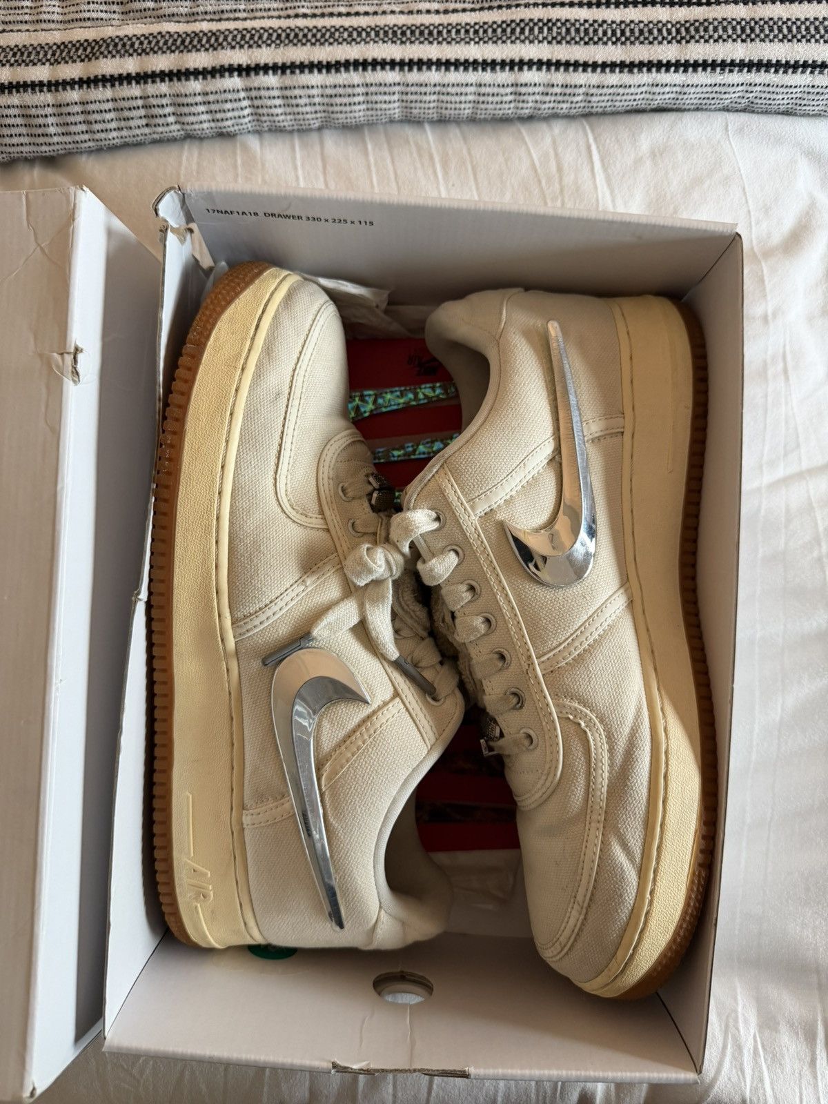 Nike × Travis Scott Nike Air Force 1 x Travis Scott Sail Size US 11.5 / EU 44-45 - 3 Thumbnail