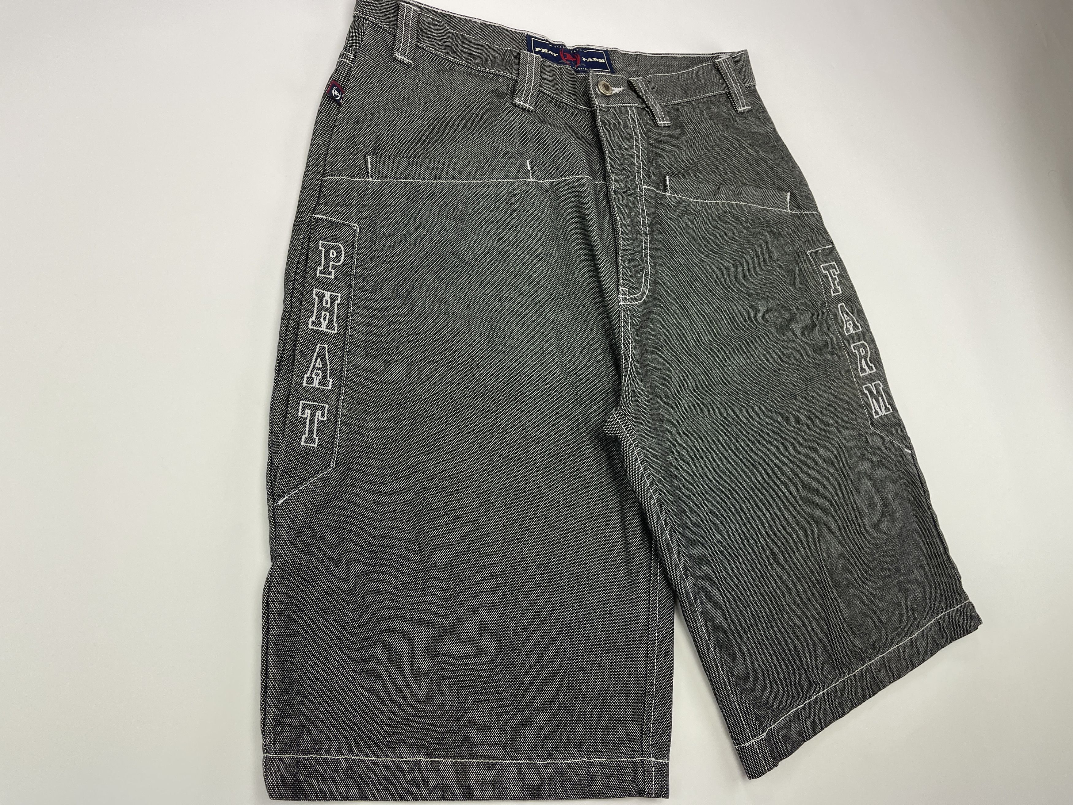 Phat Farm Phat Farm shorts, vintage hip hop baggy jeans, 90s size W 32 Size US 32 / EU 48 - 3 Thumbnail
