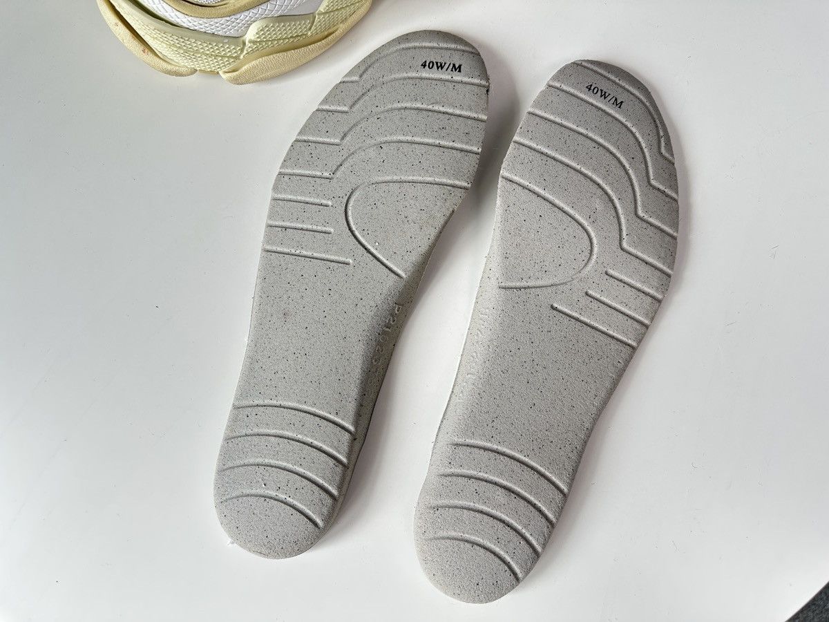 Balenciaga BALENCIAGA Triple S Women’s Sneakers White EU 40 Unisex Size US 10 / IT 40 - 14 Thumbnail