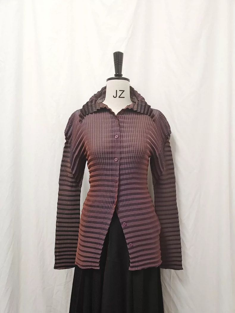 Issey Miyake Issey Miyake Brown main line vintage laser jade insect col Size L / US 10 / IT 46 - 1 Thumbnail