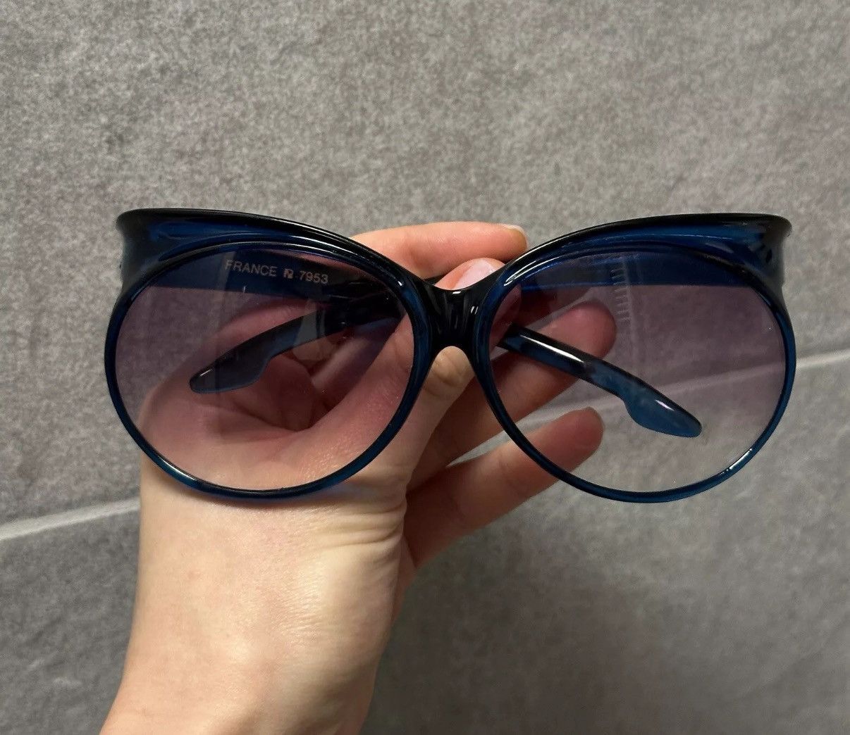 Vintage × Yves Saint Laurent Yves Saint Laurent Big Cat Eye Round Plastic Sunglasses Size ONE SIZE - 5 Thumbnail