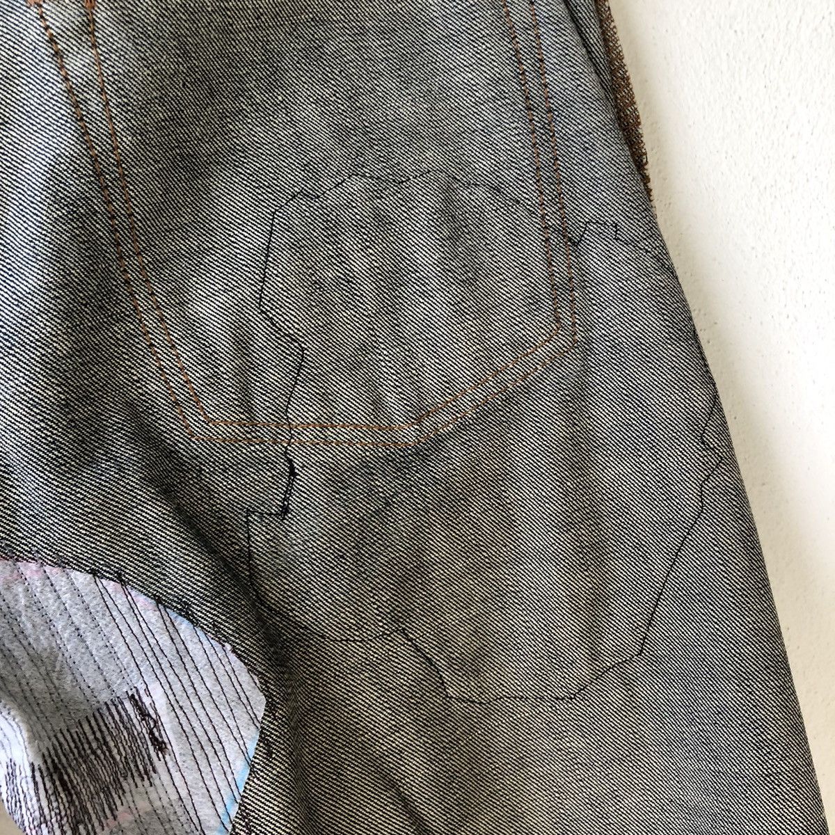 Uniqlo Vintage UNIQLO Custom Tiger Embroidered jeans Size US 31 - 20 Thumbnail
