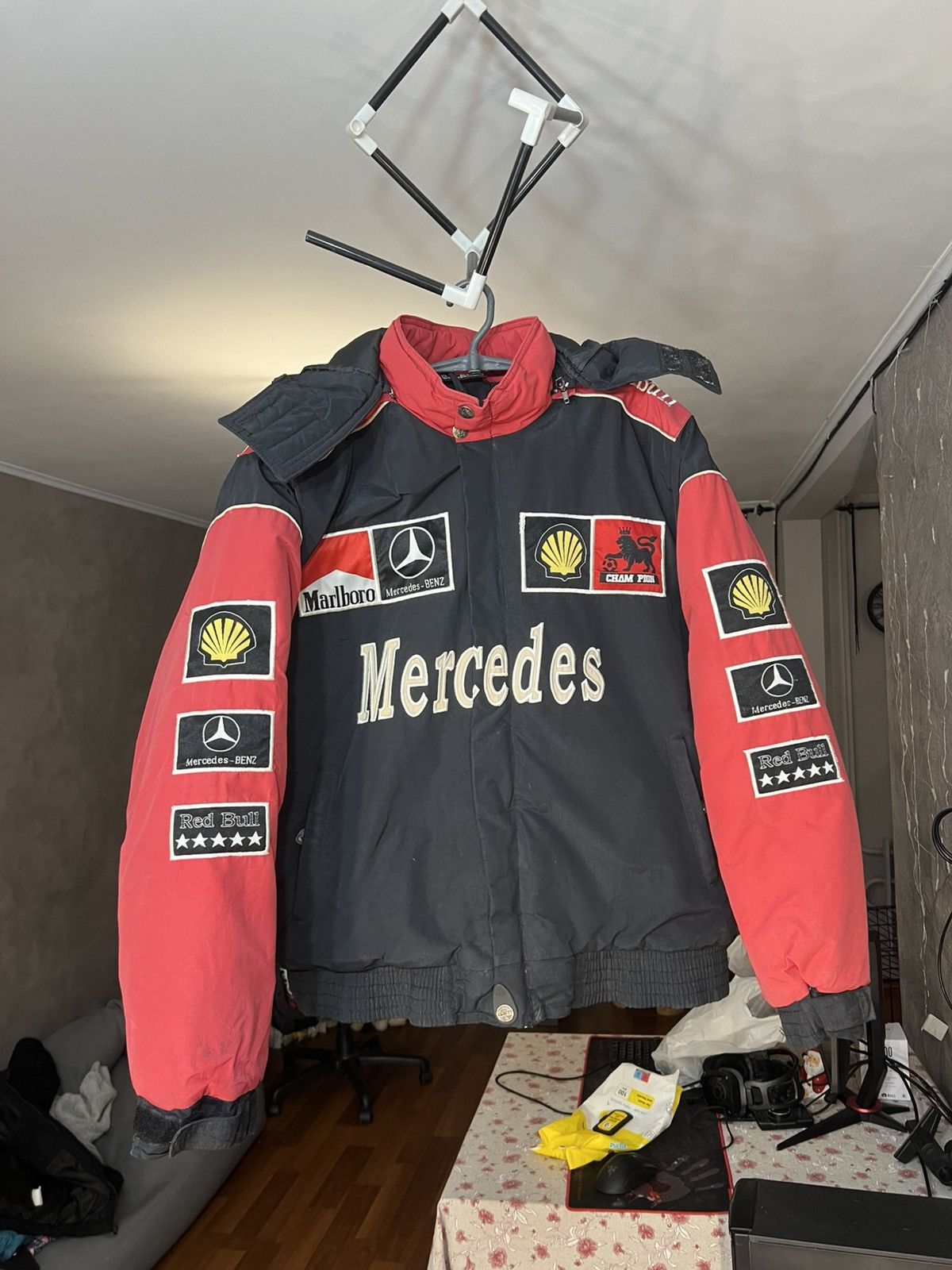Ferrari Malboro mercedes bens red bull racing formula 1 jacket Size US M / EU 48-50 / 2 - 5 Thumbnail