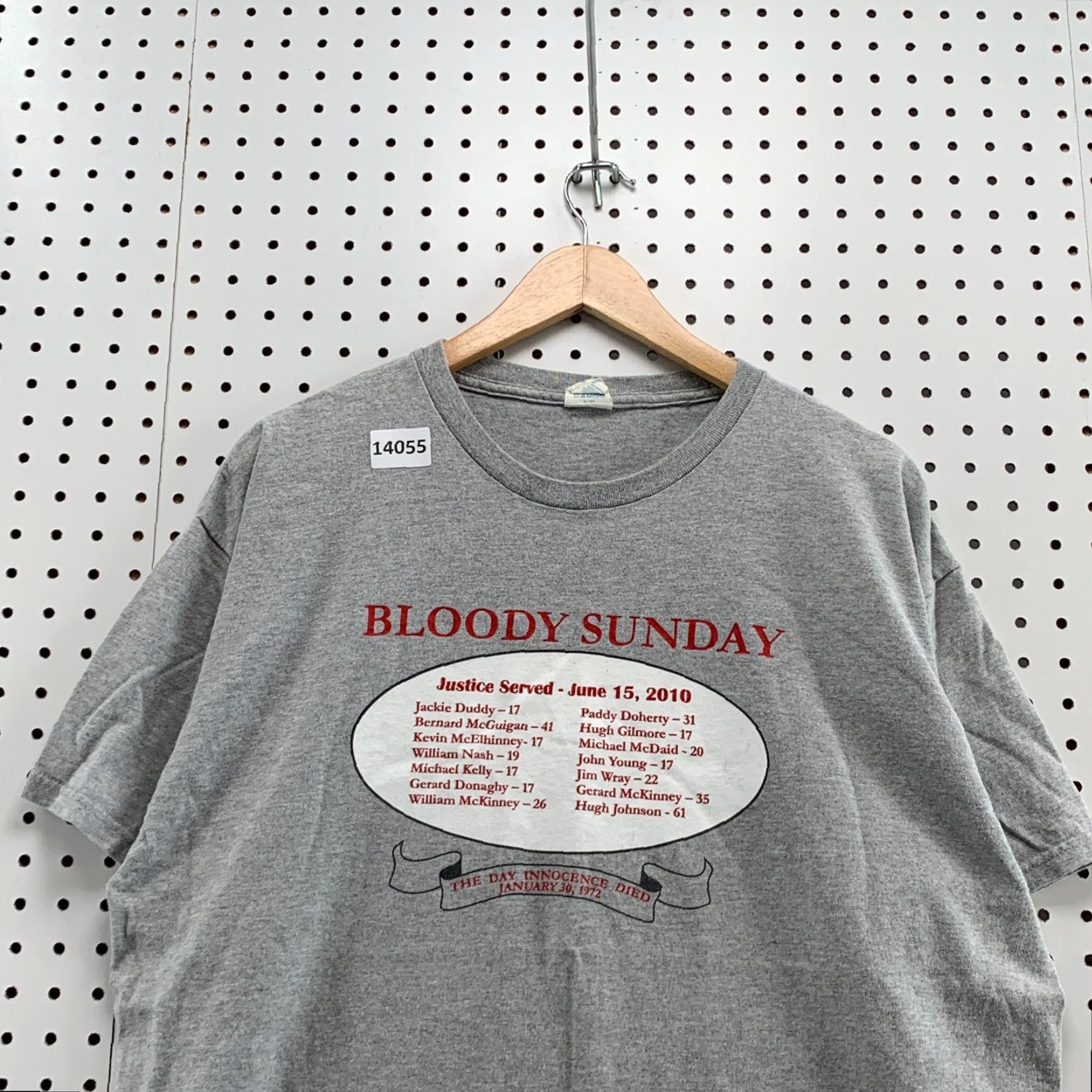 Delta VINTAGE Delta Short Sleeve T-Shirt XL Gray "Bloody Sunday Justice Served" Unisex Adults Crew Neck Graphic Print 2010-2019 Size US 36 / EU 52 - 6 Thumbnail