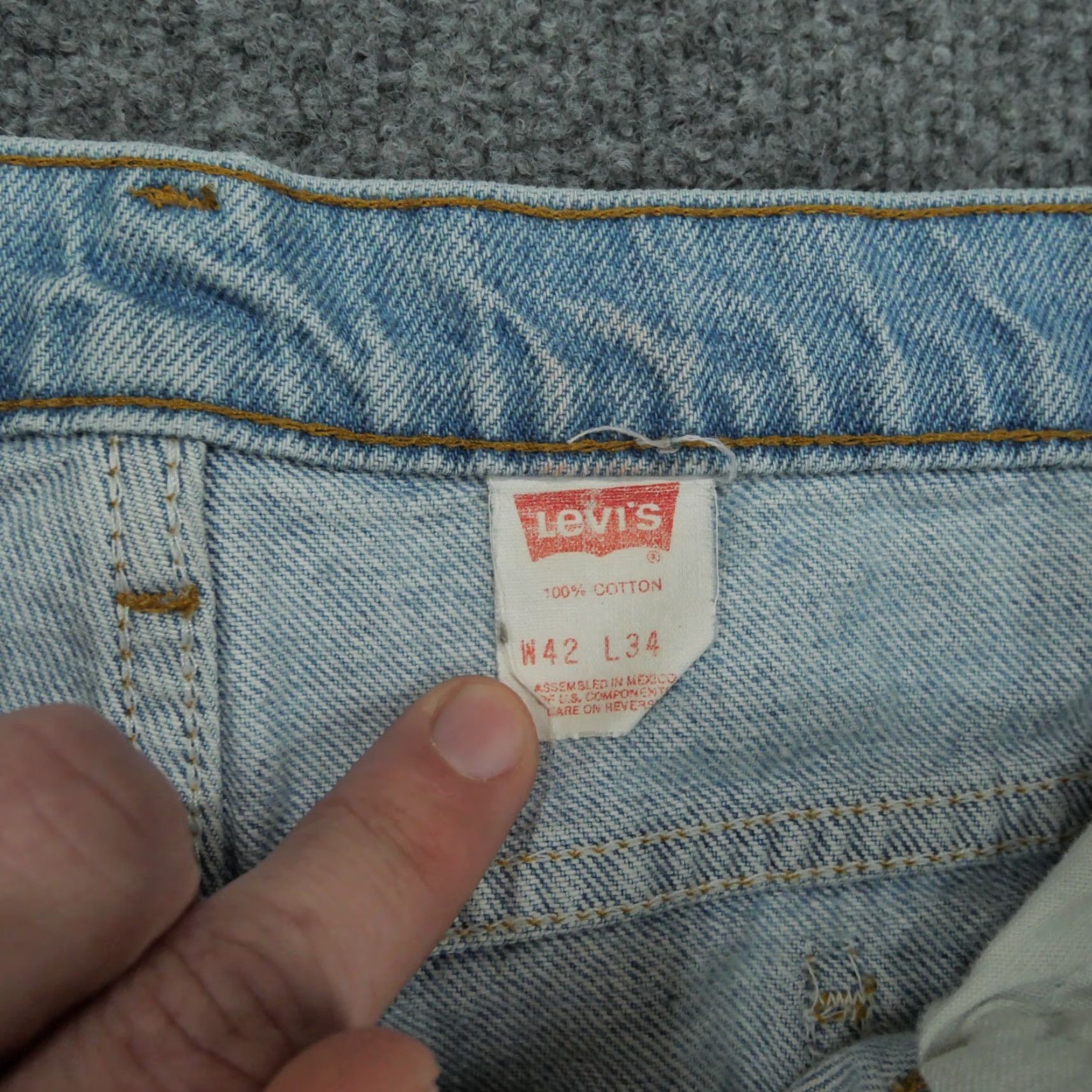 Levi's VINTAGE Levi's 505 Jeans Mens 42x34 Blue Denim Pant Regular Straight 90s Jeans 505 Levi's Mens Blue 90s Size US 40 / EU 56 - 6 Thumbnail