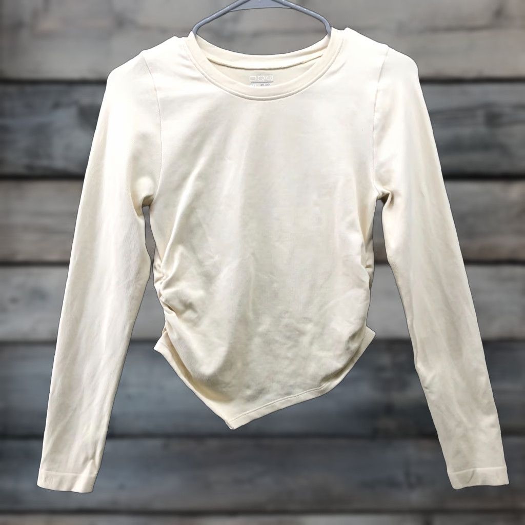Vintage VINTAGE OQQ Women's Cropped T-Shirt Long Sleeve Activewear M Beige Stretch Breathable Moisuture Wicking Gym Yoga Size M / US 6-8 / IT 42-44 - 1 Thumbnail