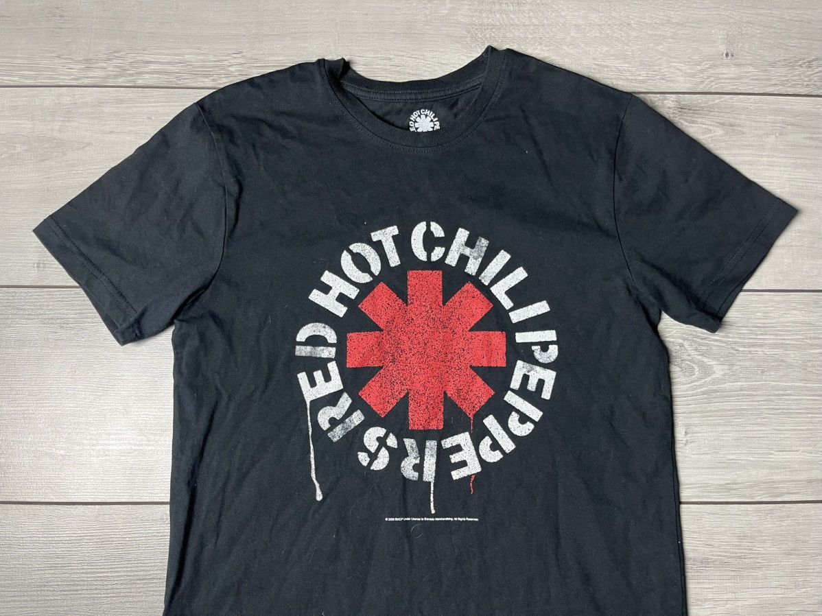 Band Tees Red Hot Chili Peppers Tshirt rock band 2006 size Small Size US S / EU 44-46 / 1 - 3 Thumbnail