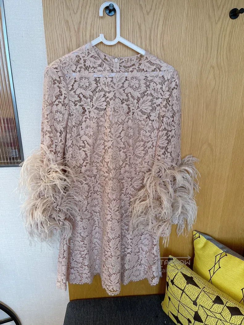 Valentino Valentino Feather lace dress Size L / US 10 / IT 46 - 1 Thumbnail