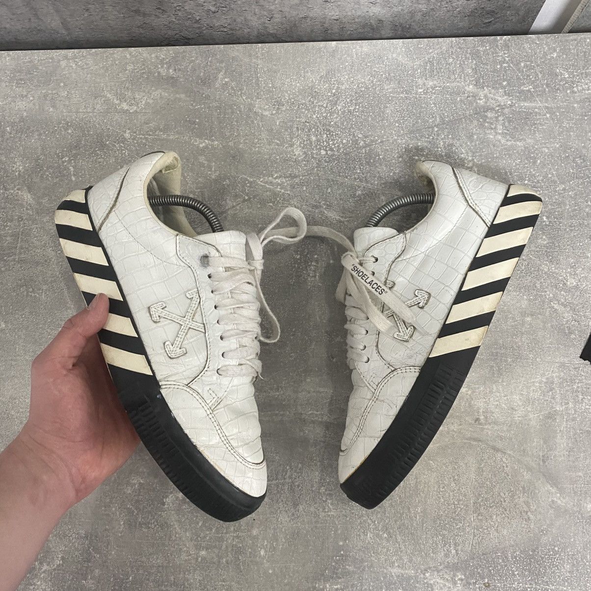 Off-White Off White Vulcanized Low Top White Sneakers Size US 8 / EU 41 - 1 Thumbnail