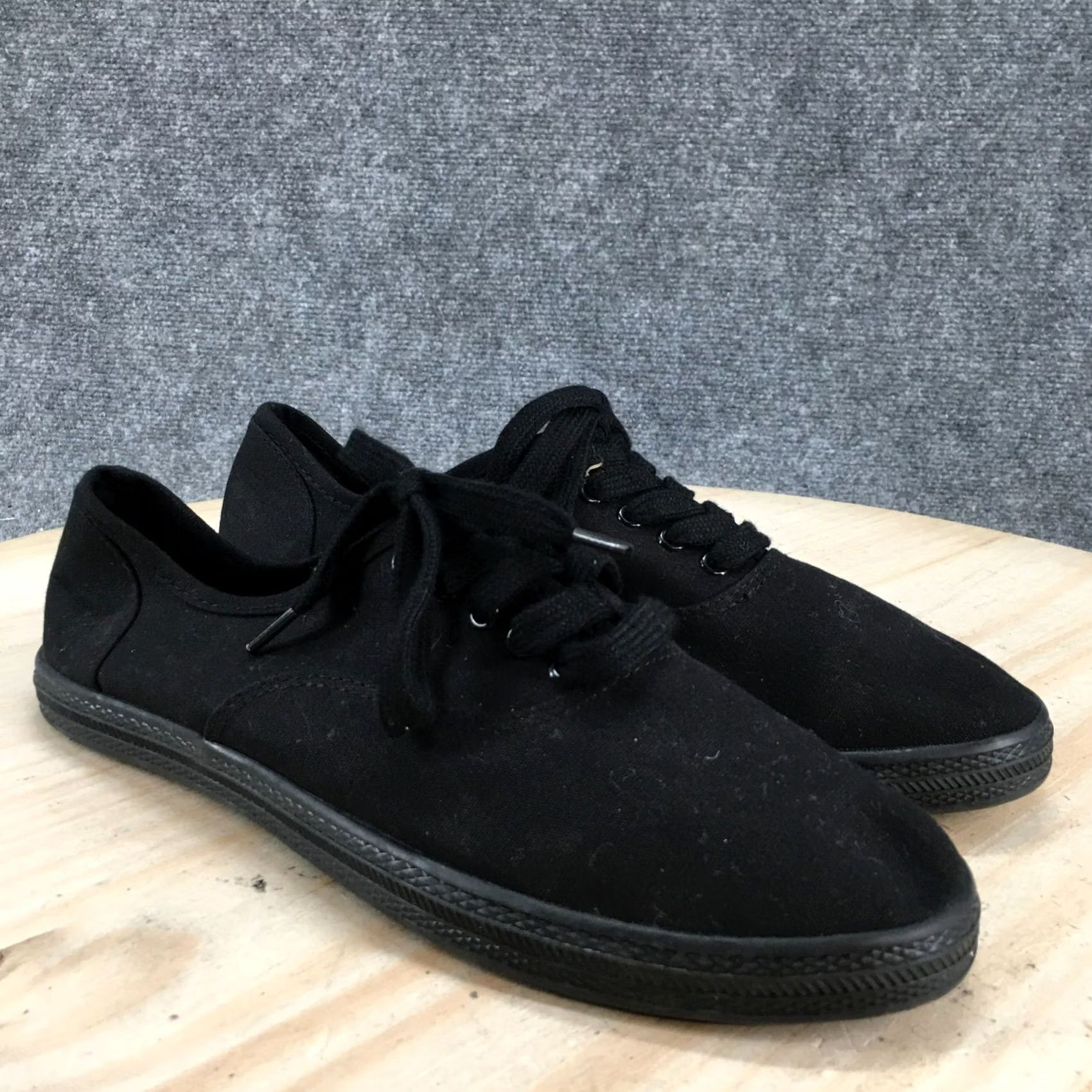 Vintage Universal Thread Shoes Womens 8 Casual Sneakers Black Canvas Low Top Lace Up Mens Womens Boys Girls Size M / US 6-8 / IT 42-44 - 5 Thumbnail