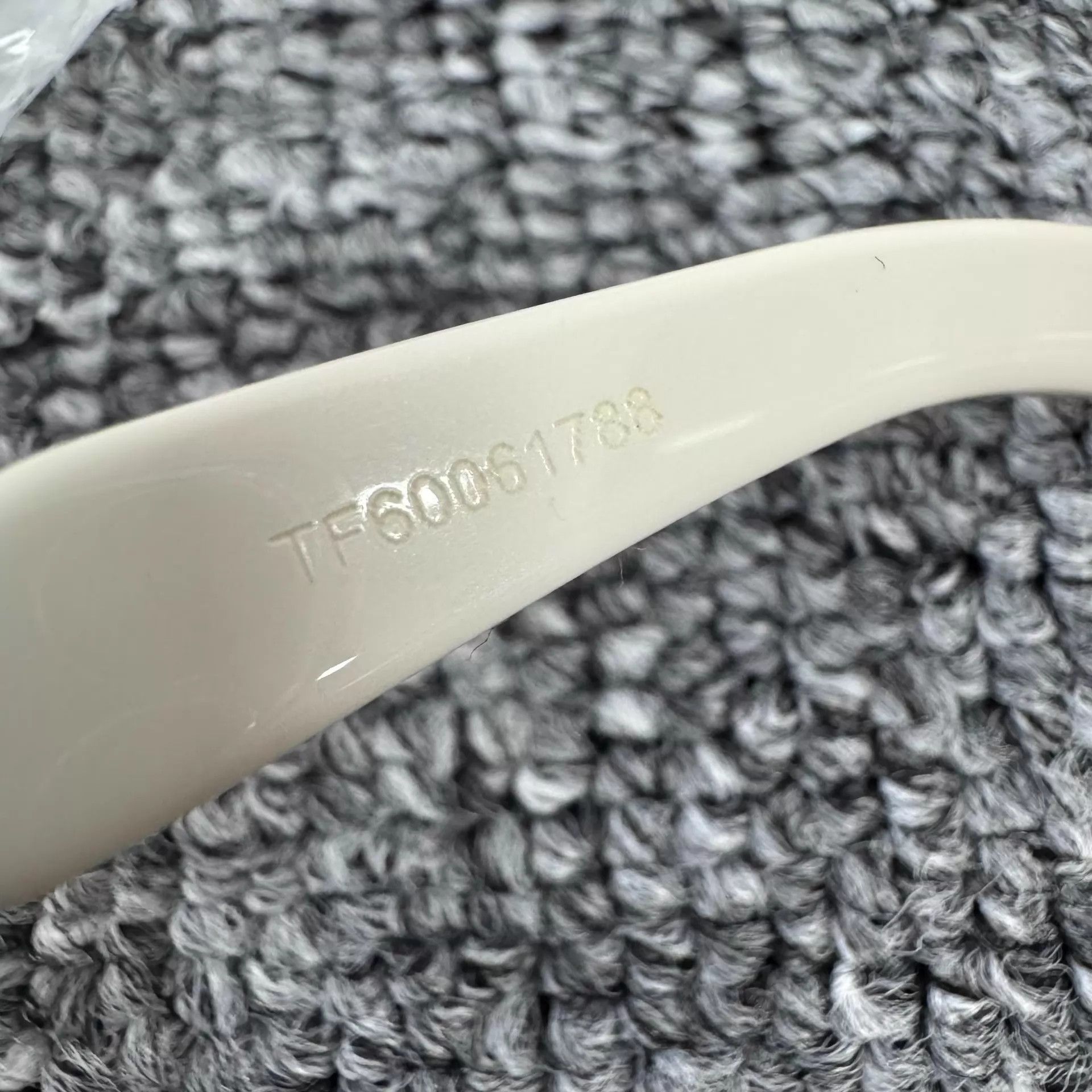 Celine Celine White Logo Sunglasses Size ONE SIZE - 6 Thumbnail