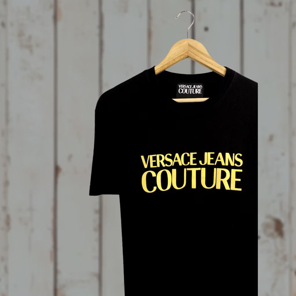 Versace Jeans Couture Versace Jeans Couture Rare t-shirt XL Black Mens VINTAGE Size US XL / EU 56 / 4 - 1 Thumbnail