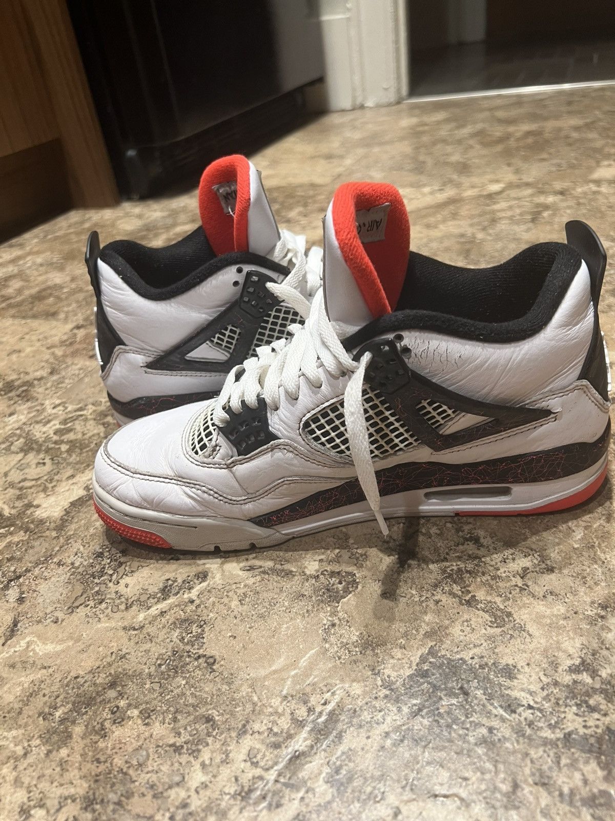 Jordan Brand Jordan 4 lava Size US 7.5 / EU 40-41 - 2 Thumbnail