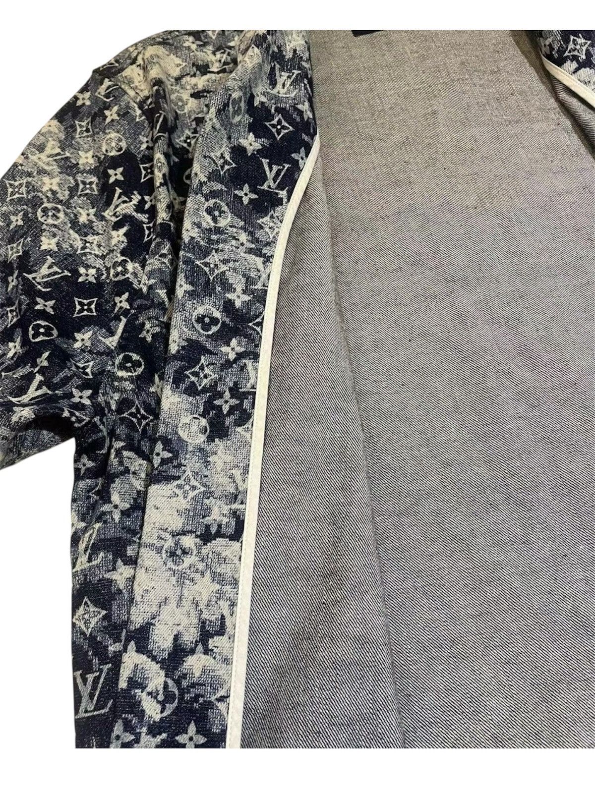 Louis Vuitton Louis Vuitton L Tapestry Short Sleeves Denim Shirt Monogram Size US L / EU 52-54 / 3 - 4 Thumbnail