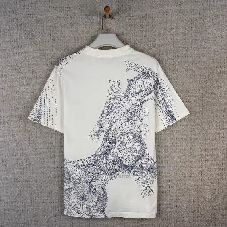 Louis Vuitton Louis Vuitton Sketch three flower full print round neck sh Size US XL / EU 56 / 4 - 3 Thumbnail