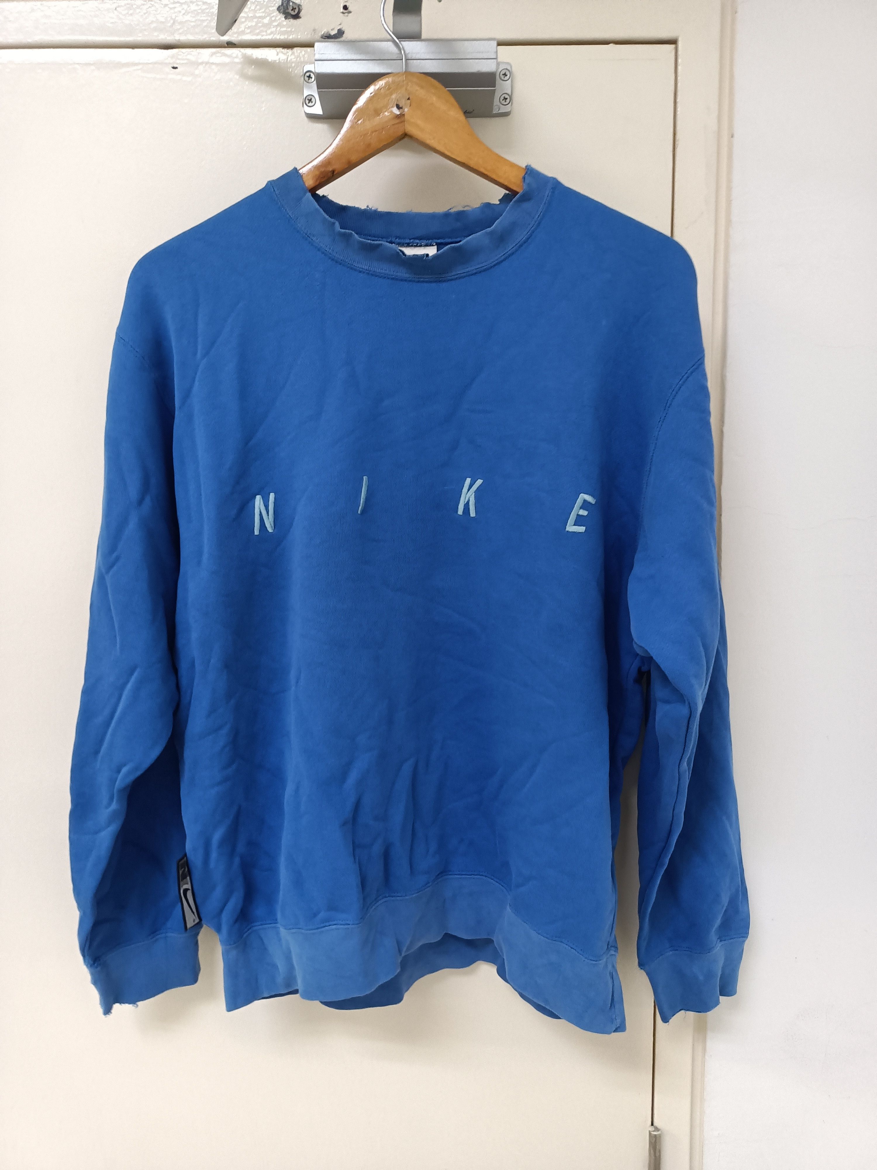 Nike Distressed sweatshirt nike vintage (embridered) Size US L / EU 52-54 / 3 - 1 Thumbnail