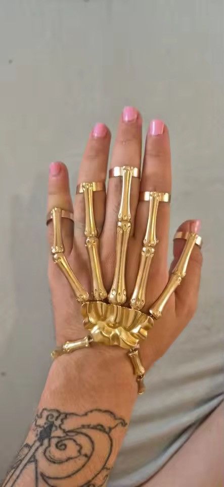 Jewelry Skeleton Hand Bracelet Ring -Goth Punk Streetwear Hand Chain Size ONE SIZE - 4 Thumbnail