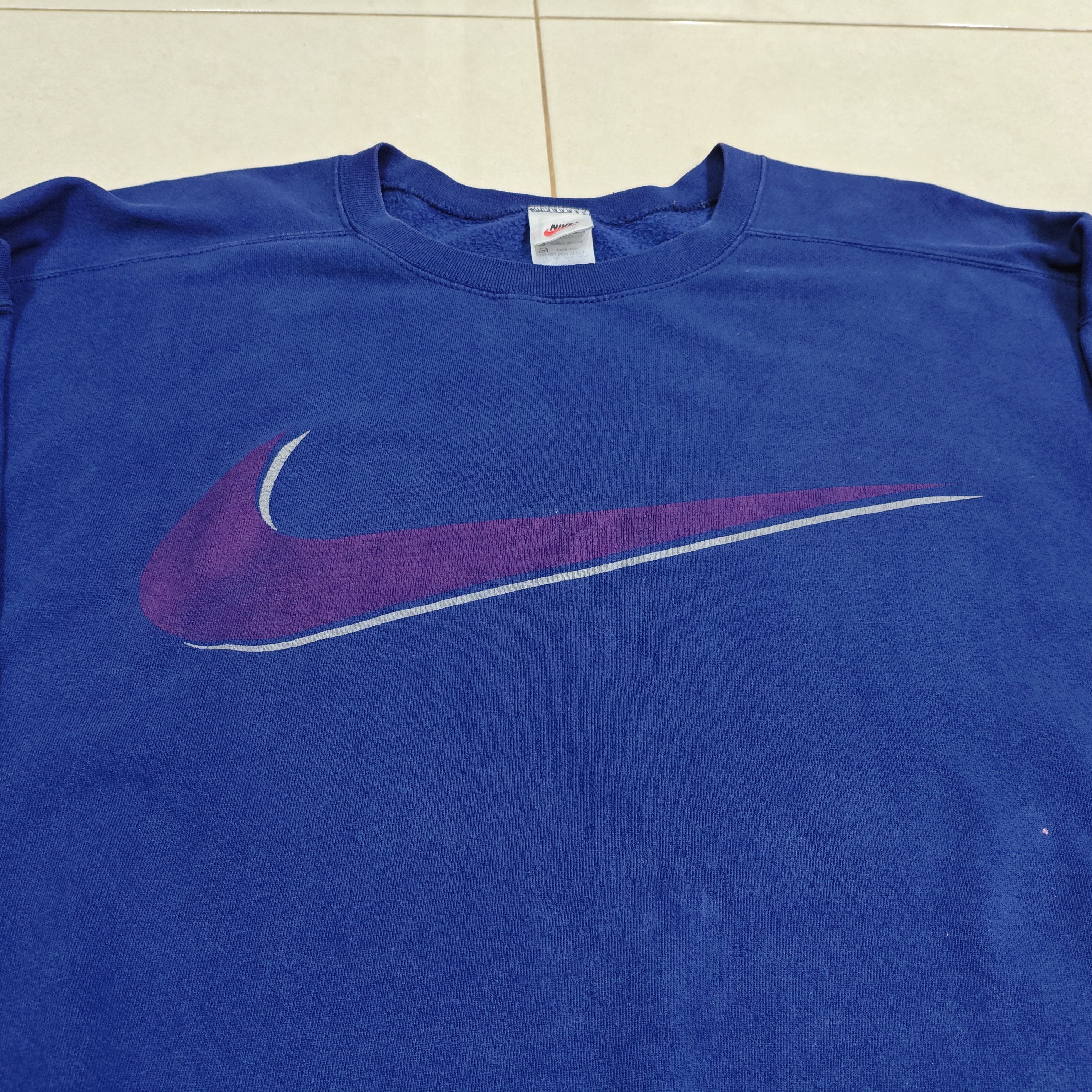 Nike 90s Vintage NIKE Swoosh USA Made Oversized Navy Sweatshirt Size US L / EU 52-54 / 3 - 7 Thumbnail