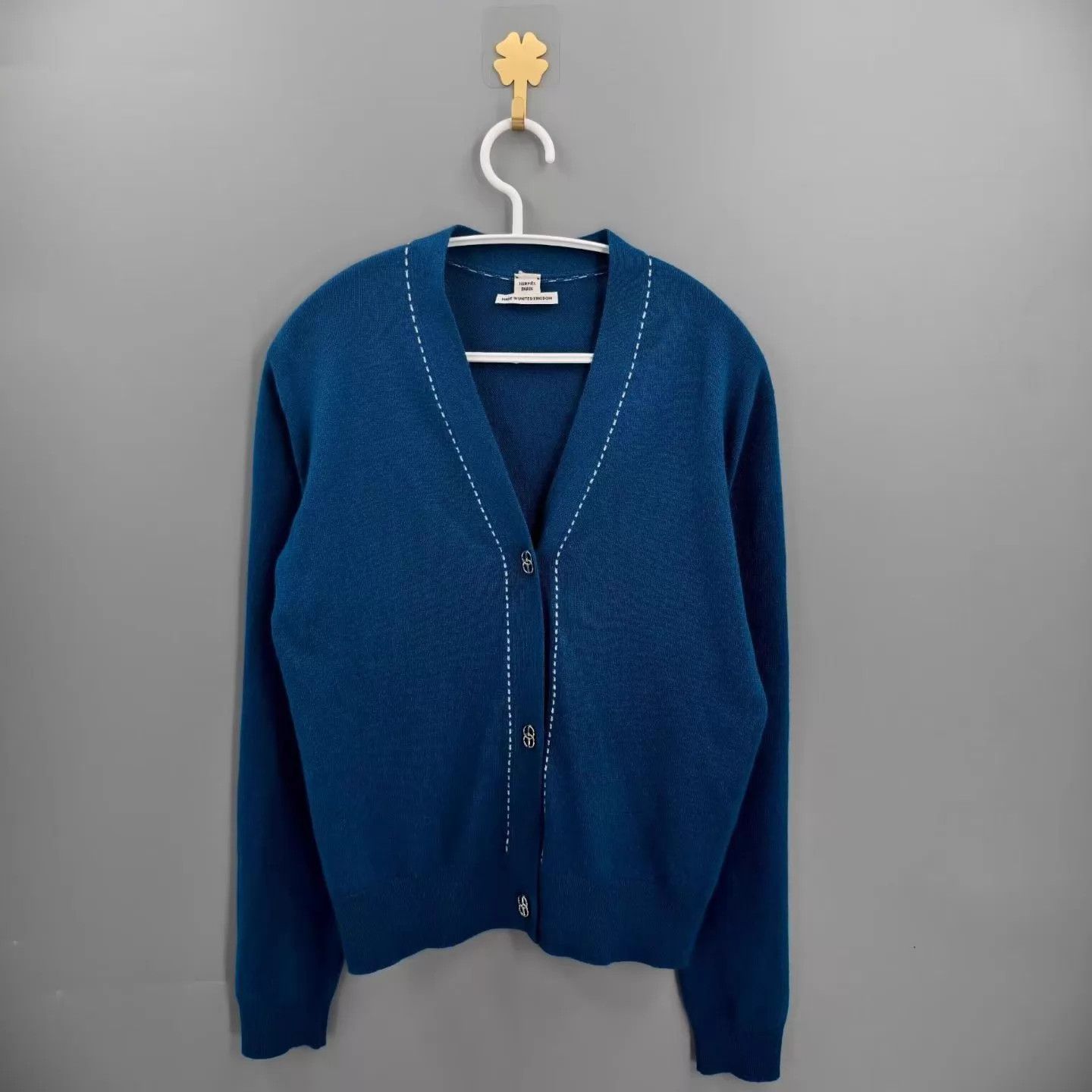Hermes Hermes Cashmere Pig Nose Cardigan 36 (99) Size XS / US 0-2 / IT 36-38 - 1 Thumbnail